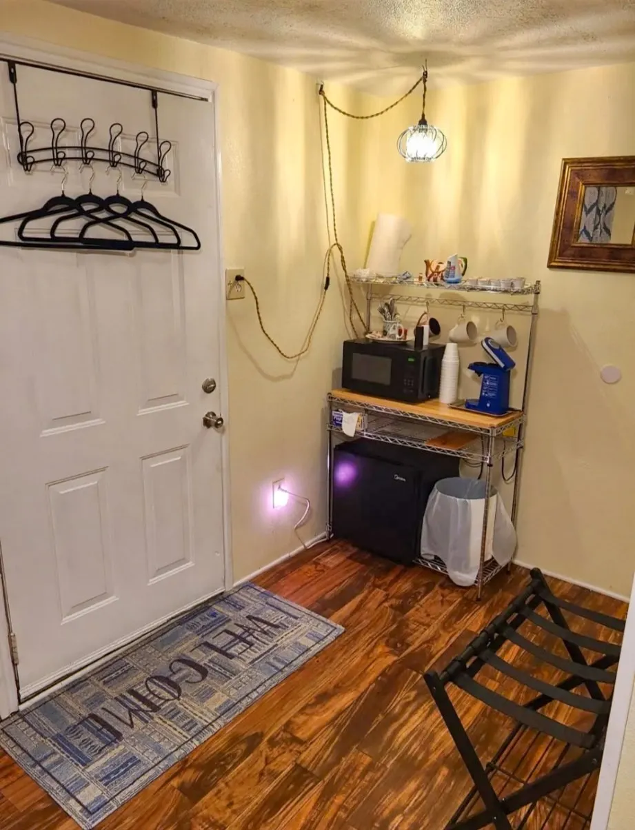Single Family Residence For Sale in Titus County , 2380 FM 21, Pittsburg, Texas 75686, 3 Bedrooms, 3 Bathrooms, Garage spaces, 3,100 Sqft, built in 2001, Price $150,000, mls#21295643, Real Estate Agent in Pittsburg, Homes For Sale in Titus county, Homes For Sale in Pittsburg, Realtor in Pittsburg Texas, Real Estate Brokerage Independent Realty Texas, Luminita Cordes Realtor