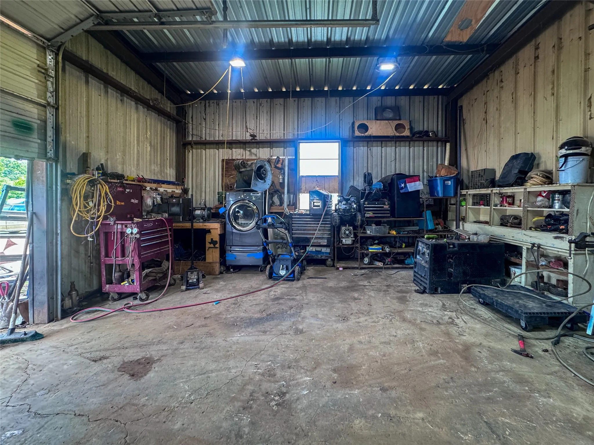 Single Family Residence For Sale in Titus County , 2380 FM 21, Pittsburg, Texas 75686, 3 Bedrooms, 3 Bathrooms, Garage spaces, 3,100 Sqft, built in 2001, Price $150,000, mls#21295643, Real Estate Agent in Pittsburg, Homes For Sale in Titus county, Homes For Sale in Pittsburg, Realtor in Pittsburg Texas, Real Estate Brokerage Independent Realty Texas, Luminita Cordes Realtor