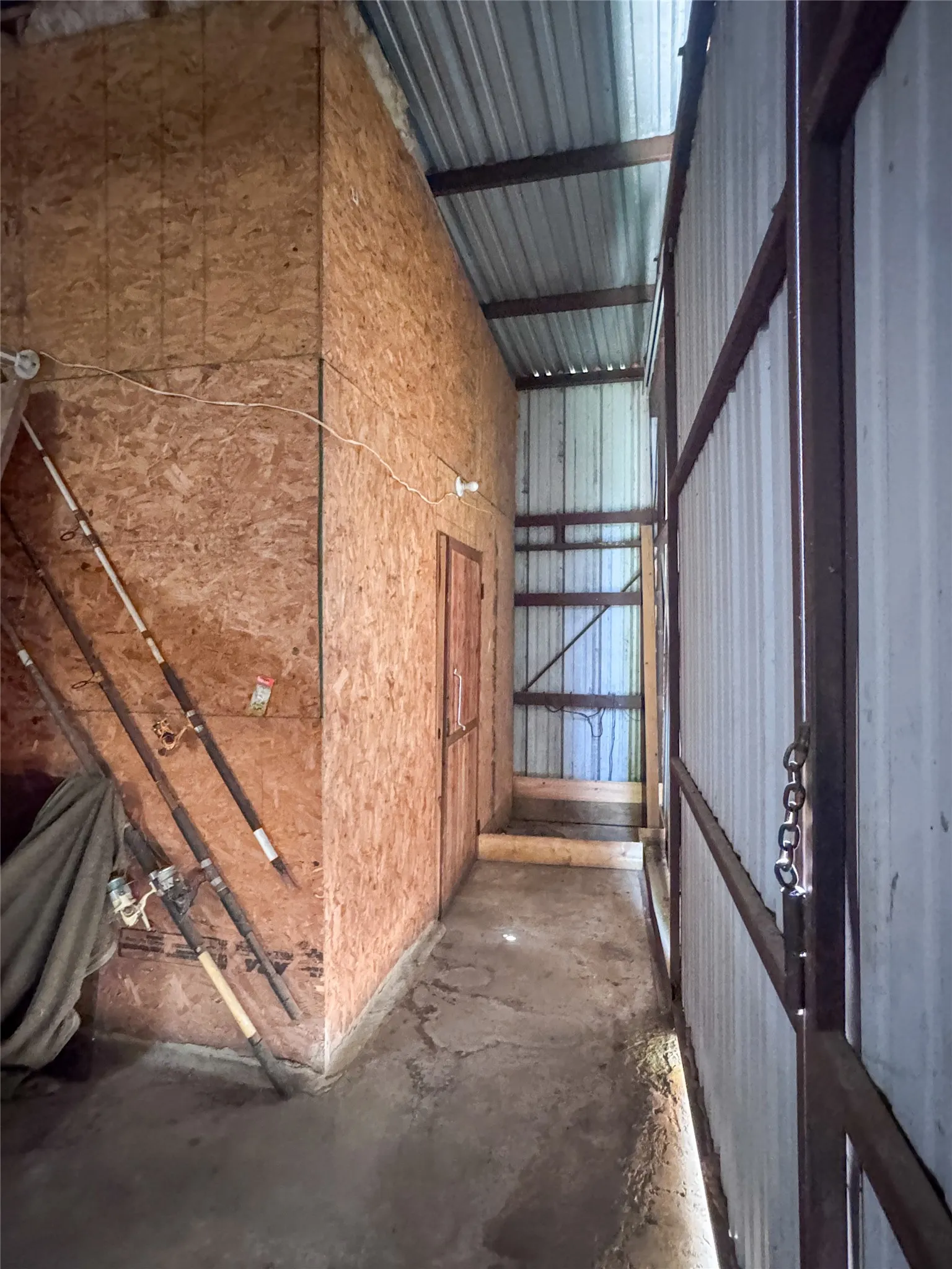 Single Family Residence For Sale in Titus County , 2380 FM 21, Pittsburg, Texas 75686, 3 Bedrooms, 3 Bathrooms, Garage spaces, 3,100 Sqft, built in 2001, Price $150,000, mls#21295643, Real Estate Agent in Pittsburg, Homes For Sale in Titus county, Homes For Sale in Pittsburg, Realtor in Pittsburg Texas, Real Estate Brokerage Independent Realty Texas, Luminita Cordes Realtor