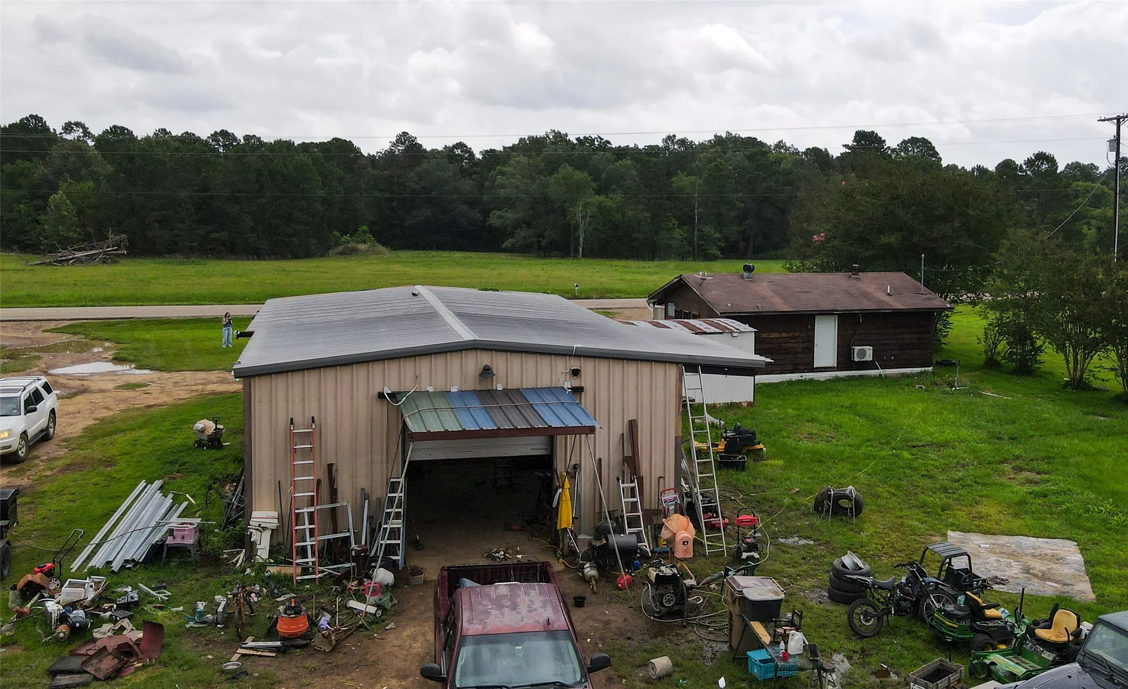 Single Family Residence For Sale in Titus County , 2380 FM 21, Pittsburg, Texas 75686, 3 Bedrooms, 3 Bathrooms, Garage spaces, 3,100 Sqft, built in 2001, Price $150,000, mls#21295643, Real Estate Agent in Pittsburg, Homes For Sale in Titus county, Homes For Sale in Pittsburg, Realtor in Pittsburg Texas, Real Estate Brokerage Independent Realty Texas, Luminita Cordes Realtor