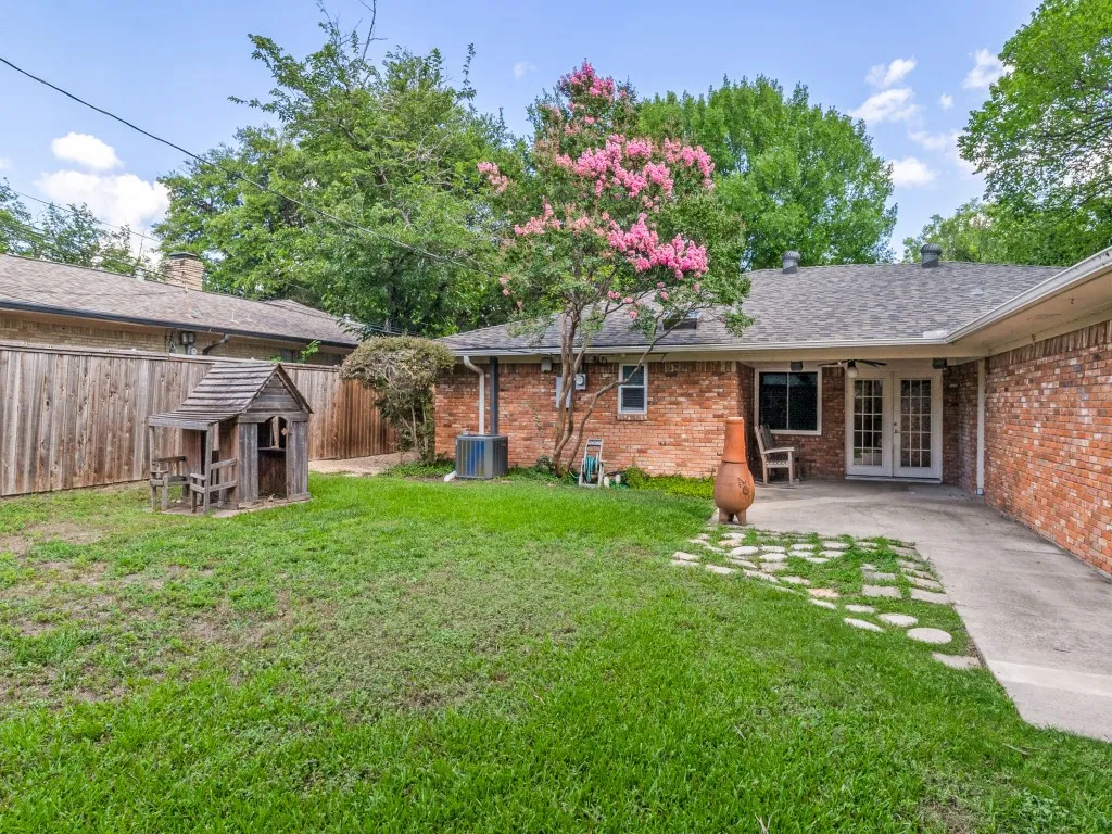 Single Family Residence For Rent in Dallas County , 13607 Rolling Hills Lane, Dallas, Texas 75240, 4 Bedroom, 3 Bathroom, 2 Garage spaces, 2,179 Sqft, built in 1965, mls#21286248, Real Estate Agent in Dallas, Homes For Rent in Dallas county, Homes For Rent in Dallas, Realtor in Dallas Texas, Real Estate Brokerage Independent Realty Texas, Luminita Cordes Realtor