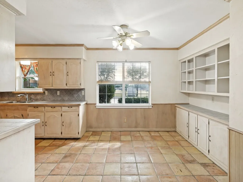 Single Family Residence For Rent in Dallas County , 13607 Rolling Hills Lane, Dallas, Texas 75240, 4 Bedroom, 3 Bathroom, 2 Garage spaces, 2,179 Sqft, built in 1965, mls#21286248, Real Estate Agent in Dallas, Homes For Rent in Dallas county, Homes For Rent in Dallas, Realtor in Dallas Texas, Real Estate Brokerage Independent Realty Texas, Luminita Cordes Realtor