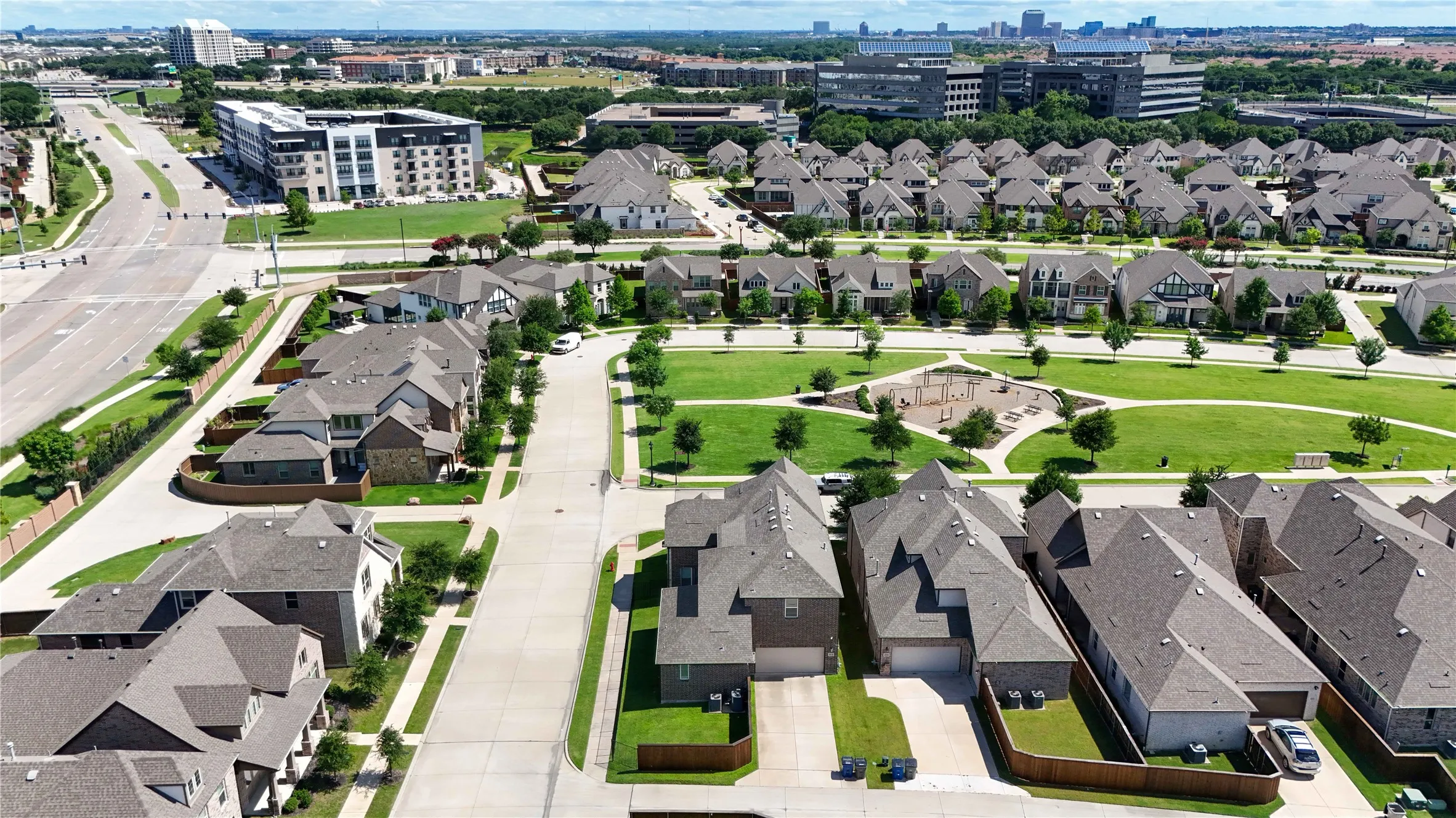 Single Family Residence For Sale in Dallas County , 1571 Amesbury Way, Farmers Branch, Texas 75234, 4 Bedroom, 4 Bathroom, 2 Garage spaces, 3,141 Sqft, built in 2019, mls#21281704, Real Estate Agent in Farmers Branch, Homes For Sale in Dallas county, Homes For Sale in Farmers Branch, Realtor in Farmers Branch Texas, Real Estate Brokerage Independent Realty Texas, Luminita Cordes Realtor