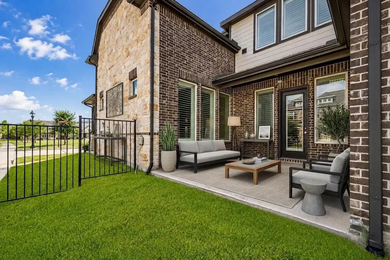 Single Family Residence For Sale in Dallas County , 1571 Amesbury Way, Farmers Branch, Texas 75234, 4 Bedroom, 4 Bathroom, 2 Garage spaces, 3,141 Sqft, built in 2019, mls#21281704, Real Estate Agent in Farmers Branch, Homes For Sale in Dallas county, Homes For Sale in Farmers Branch, Realtor in Farmers Branch Texas, Real Estate Brokerage Independent Realty Texas, Luminita Cordes Realtor
