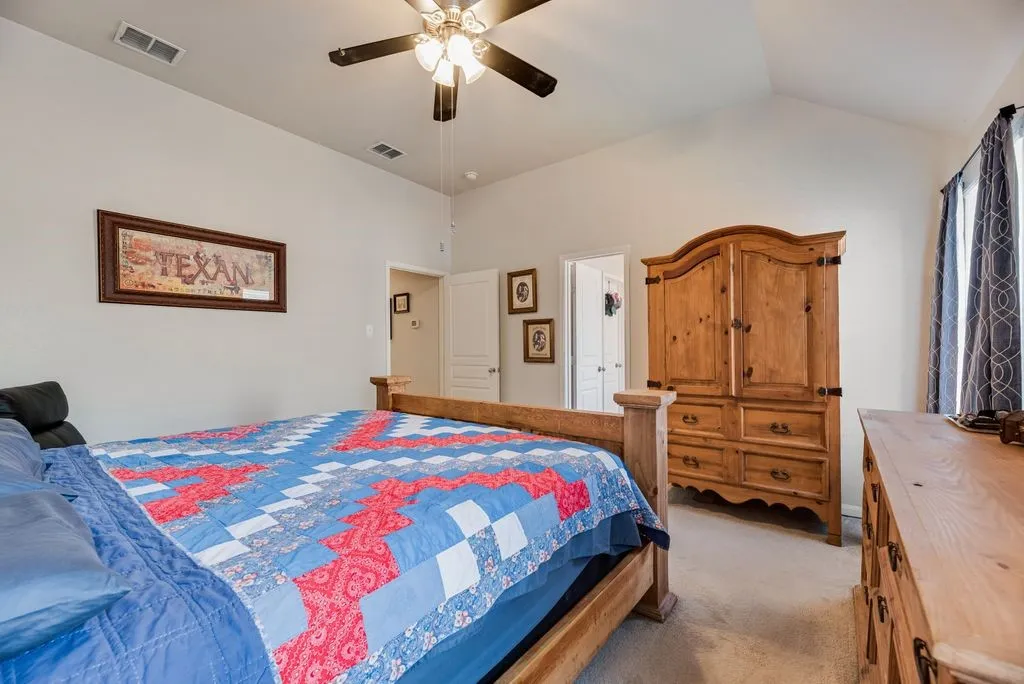 Single Family Residence For Sale in Tarrant County , 13708 Trail Break Drive, Fort Worth, Texas 76052, 3 Bedroom, 2 Bathroom, 2 Garage spaces, 1,664 Sqft, built in 2005, mls#21296500, Real Estate Agent in Fort Worth, Homes For Sale in Tarrant county, Homes For Sale in Fort Worth, Realtor in Fort Worth Texas, Real Estate Brokerage Independent Realty Texas, Luminita Cordes Realtor