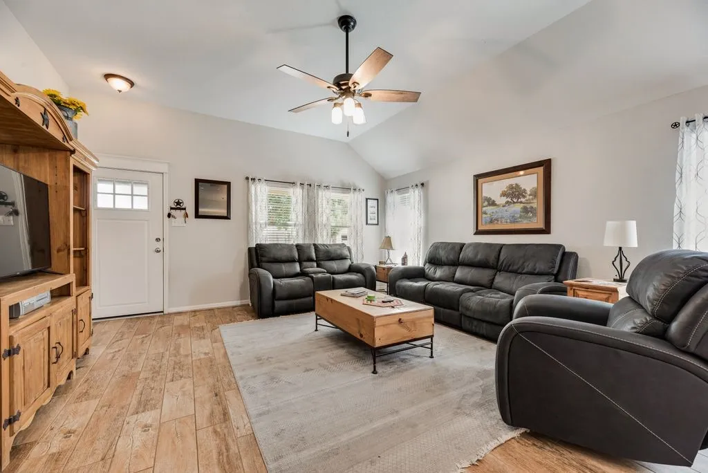 Single Family Residence For Sale in Tarrant County , 13708 Trail Break Drive, Fort Worth, Texas 76052, 3 Bedroom, 2 Bathroom, 2 Garage spaces, 1,664 Sqft, built in 2005, mls#21296500, Real Estate Agent in Fort Worth, Homes For Sale in Tarrant county, Homes For Sale in Fort Worth, Realtor in Fort Worth Texas, Real Estate Brokerage Independent Realty Texas, Luminita Cordes Realtor