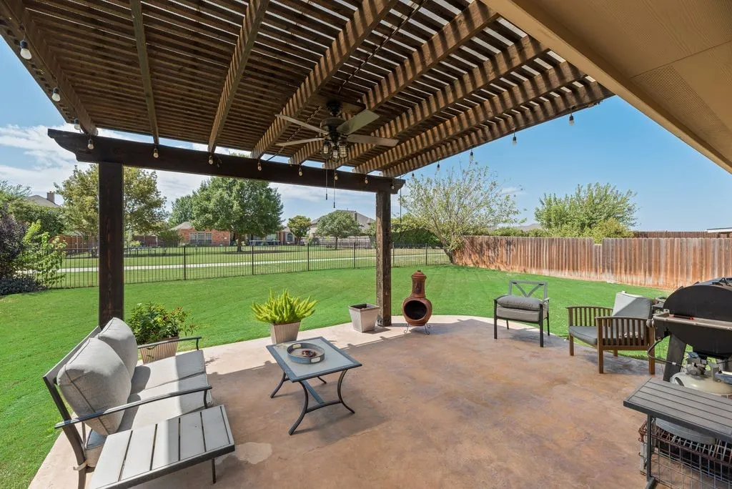 Single Family Residence For Sale in Tarrant County , 13708 Trail Break Drive, Fort Worth, Texas 76052, 3 Bedroom, 2 Bathroom, 2 Garage spaces, 1,664 Sqft, built in 2005, mls#21296500, Real Estate Agent in Fort Worth, Homes For Sale in Tarrant county, Homes For Sale in Fort Worth, Realtor in Fort Worth Texas, Real Estate Brokerage Independent Realty Texas, Luminita Cordes Realtor