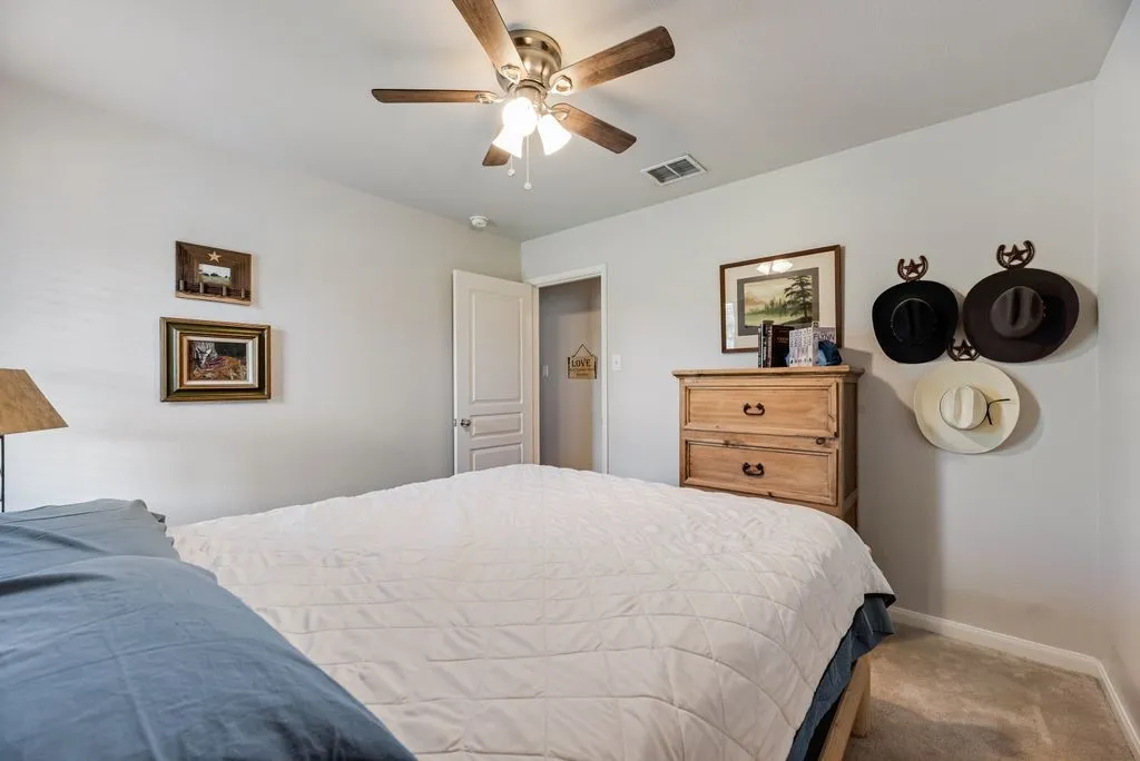 Single Family Residence For Sale in Tarrant County , 13708 Trail Break Drive, Fort Worth, Texas 76052, 3 Bedroom, 2 Bathroom, 2 Garage spaces, 1,664 Sqft, built in 2005, mls#21296500, Real Estate Agent in Fort Worth, Homes For Sale in Tarrant county, Homes For Sale in Fort Worth, Realtor in Fort Worth Texas, Real Estate Brokerage Independent Realty Texas, Luminita Cordes Realtor