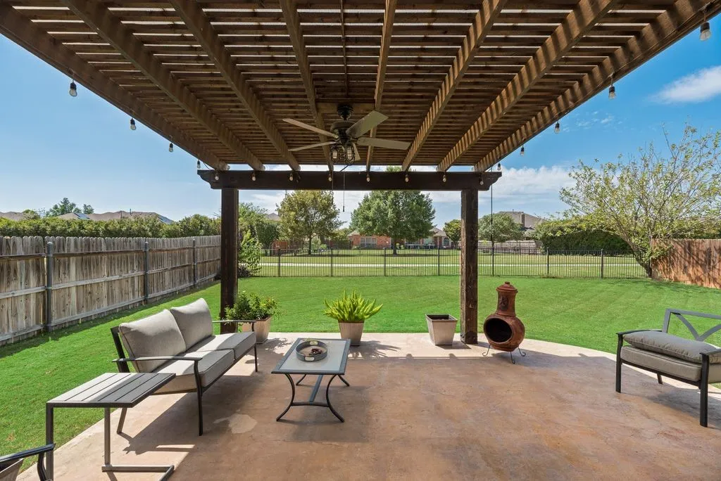 Single Family Residence For Sale in Tarrant County , 13708 Trail Break Drive, Fort Worth, Texas 76052, 3 Bedroom, 2 Bathroom, 2 Garage spaces, 1,664 Sqft, built in 2005, mls#21296500, Real Estate Agent in Fort Worth, Homes For Sale in Tarrant county, Homes For Sale in Fort Worth, Realtor in Fort Worth Texas, Real Estate Brokerage Independent Realty Texas, Luminita Cordes Realtor