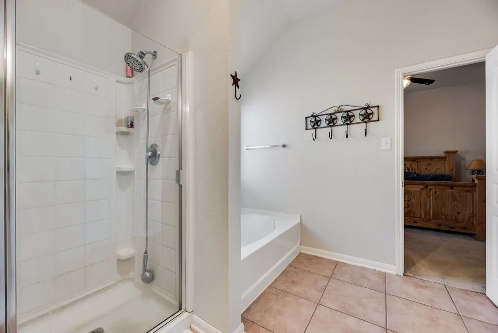Single Family Residence For Sale in Tarrant County , 13708 Trail Break Drive, Fort Worth, Texas 76052, 3 Bedroom, 2 Bathroom, 2 Garage spaces, 1,664 Sqft, built in 2005, mls#21296500, Real Estate Agent in Fort Worth, Homes For Sale in Tarrant county, Homes For Sale in Fort Worth, Realtor in Fort Worth Texas, Real Estate Brokerage Independent Realty Texas, Luminita Cordes Realtor