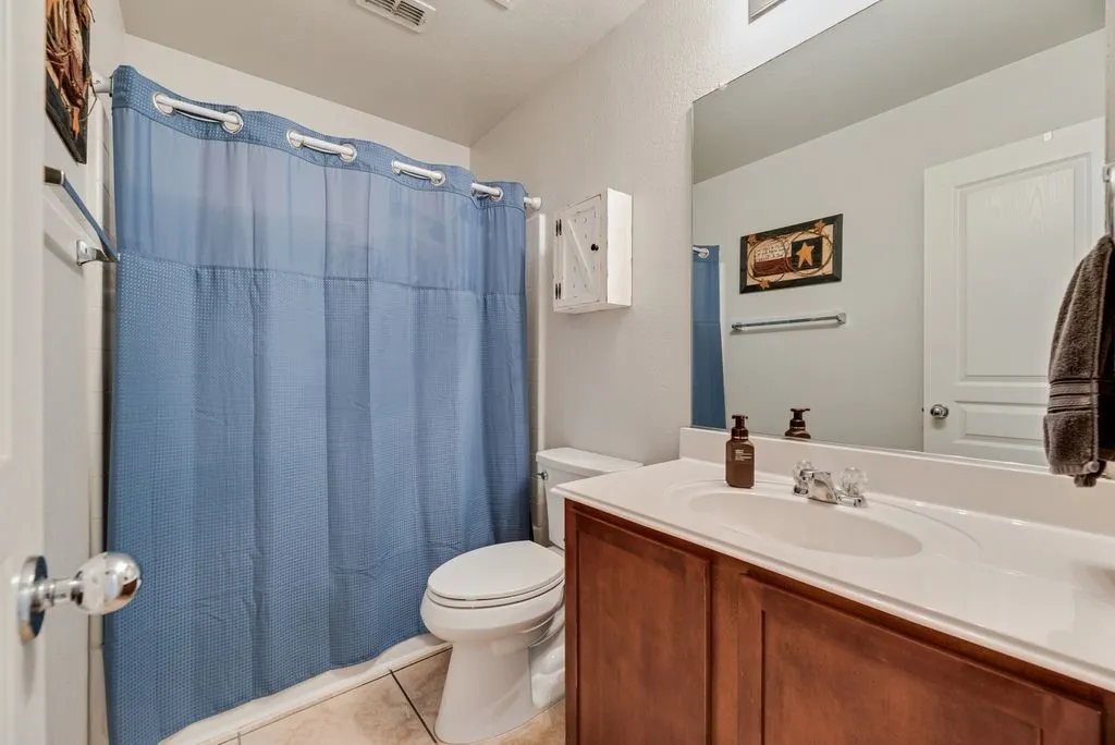 Single Family Residence For Sale in Tarrant County , 13708 Trail Break Drive, Fort Worth, Texas 76052, 3 Bedroom, 2 Bathroom, 2 Garage spaces, 1,664 Sqft, built in 2005, mls#21296500, Real Estate Agent in Fort Worth, Homes For Sale in Tarrant county, Homes For Sale in Fort Worth, Realtor in Fort Worth Texas, Real Estate Brokerage Independent Realty Texas, Luminita Cordes Realtor