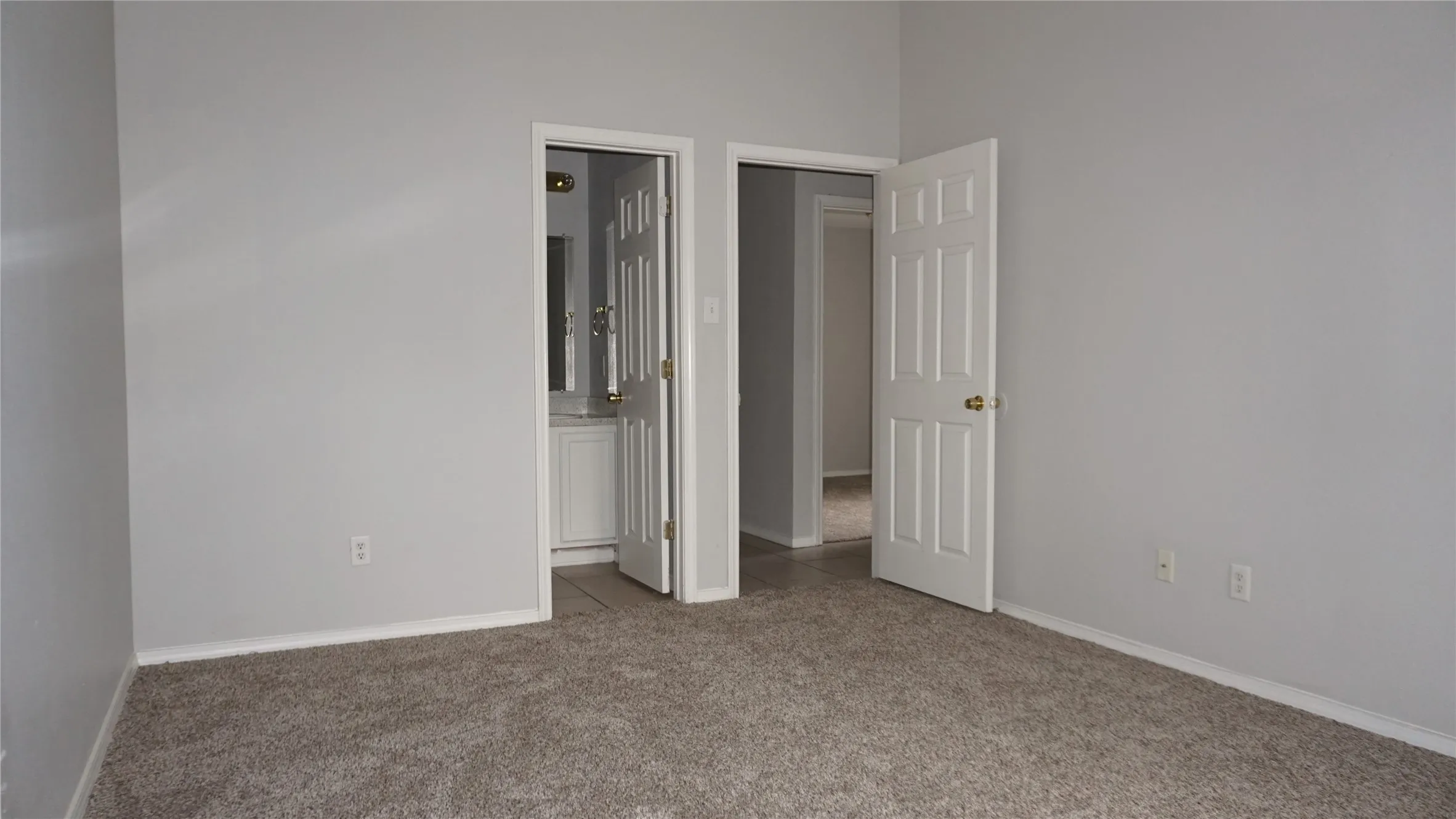 Duplex For Rent in Tarrant County , 7819 Novella Drive 7817, Fort Worth, Texas 76134, 3 Bedroom, 2 Bathroom, 1 Garage spaces, 1,055 Sqft, built in 2006, mls#21260453, Real Estate Agent in Fort Worth, Homes For Rent in Tarrant county, Homes For Rent in Fort Worth, Realtor in Fort Worth Texas, Real Estate Brokerage Independent Realty Texas, Luminita Cordes Realtor