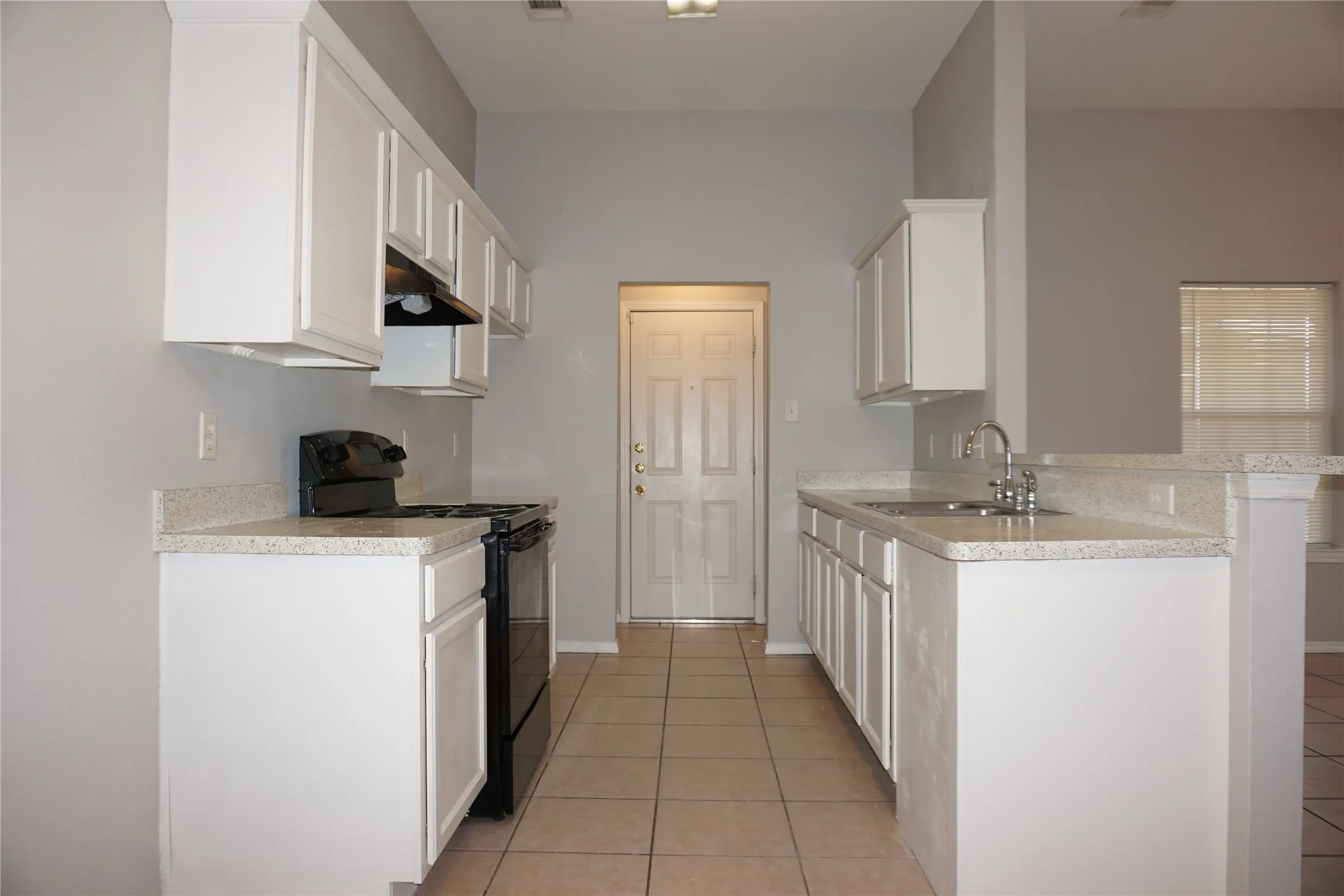 Duplex For Rent in Tarrant County , 7819 Novella Drive 7817, Fort Worth, Texas 76134, 3 Bedroom, 2 Bathroom, 1 Garage spaces, 1,055 Sqft, built in 2006, mls#21260453, Real Estate Agent in Fort Worth, Homes For Rent in Tarrant county, Homes For Rent in Fort Worth, Realtor in Fort Worth Texas, Real Estate Brokerage Independent Realty Texas, Luminita Cordes Realtor
