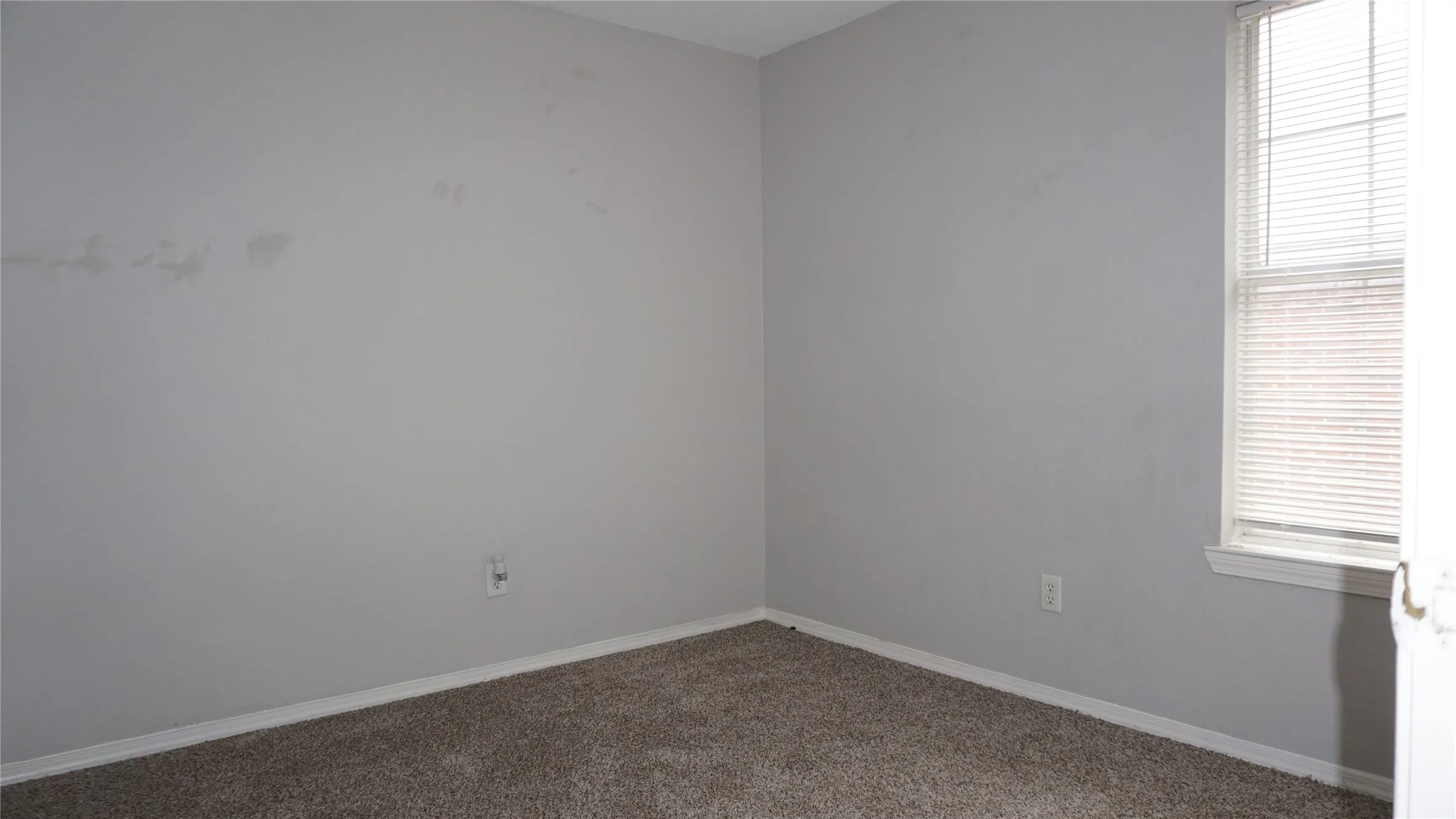 Duplex For Rent in Tarrant County , 7819 Novella Drive 7817, Fort Worth, Texas 76134, 3 Bedroom, 2 Bathroom, 1 Garage spaces, 1,055 Sqft, built in 2006, mls#21260453, Real Estate Agent in Fort Worth, Homes For Rent in Tarrant county, Homes For Rent in Fort Worth, Realtor in Fort Worth Texas, Real Estate Brokerage Independent Realty Texas, Luminita Cordes Realtor