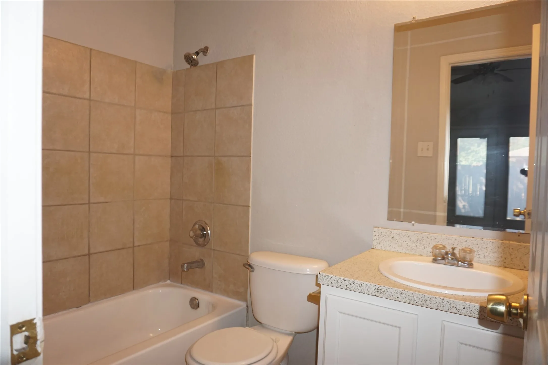 Duplex For Rent in Tarrant County , 7819 Novella Drive 7817, Fort Worth, Texas 76134, 3 Bedroom, 2 Bathroom, 1 Garage spaces, 1,055 Sqft, built in 2006, mls#21260453, Real Estate Agent in Fort Worth, Homes For Rent in Tarrant county, Homes For Rent in Fort Worth, Realtor in Fort Worth Texas, Real Estate Brokerage Independent Realty Texas, Luminita Cordes Realtor