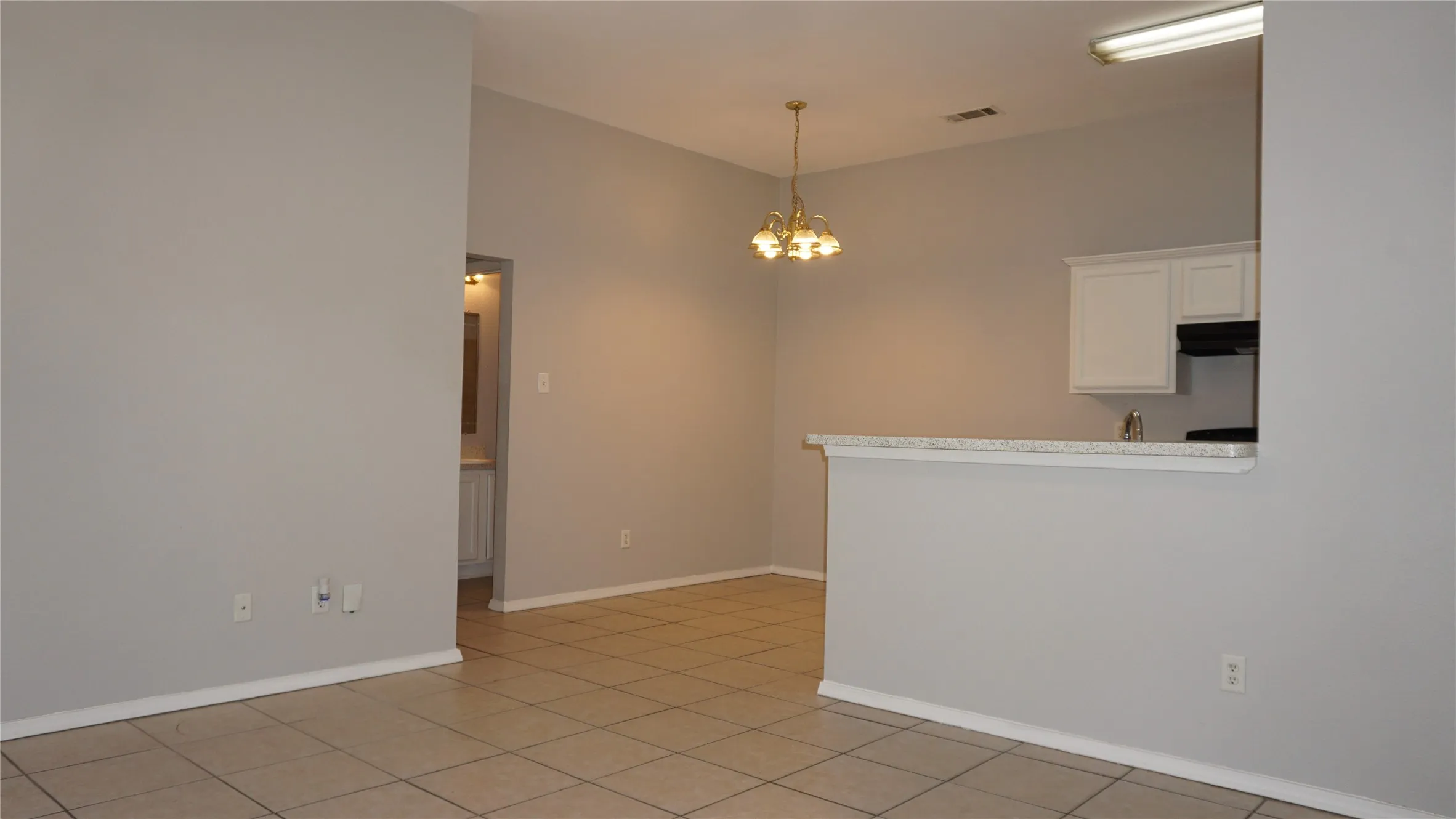 Duplex For Rent in Tarrant County , 7819 Novella Drive 7817, Fort Worth, Texas 76134, 3 Bedroom, 2 Bathroom, 1 Garage spaces, 1,055 Sqft, built in 2006, mls#21260453, Real Estate Agent in Fort Worth, Homes For Rent in Tarrant county, Homes For Rent in Fort Worth, Realtor in Fort Worth Texas, Real Estate Brokerage Independent Realty Texas, Luminita Cordes Realtor