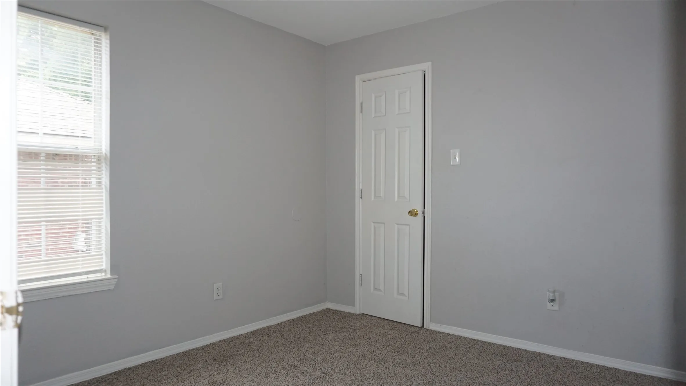 Duplex For Rent in Tarrant County , 7819 Novella Drive 7817, Fort Worth, Texas 76134, 3 Bedroom, 2 Bathroom, 1 Garage spaces, 1,055 Sqft, built in 2006, mls#21260453, Real Estate Agent in Fort Worth, Homes For Rent in Tarrant county, Homes For Rent in Fort Worth, Realtor in Fort Worth Texas, Real Estate Brokerage Independent Realty Texas, Luminita Cordes Realtor