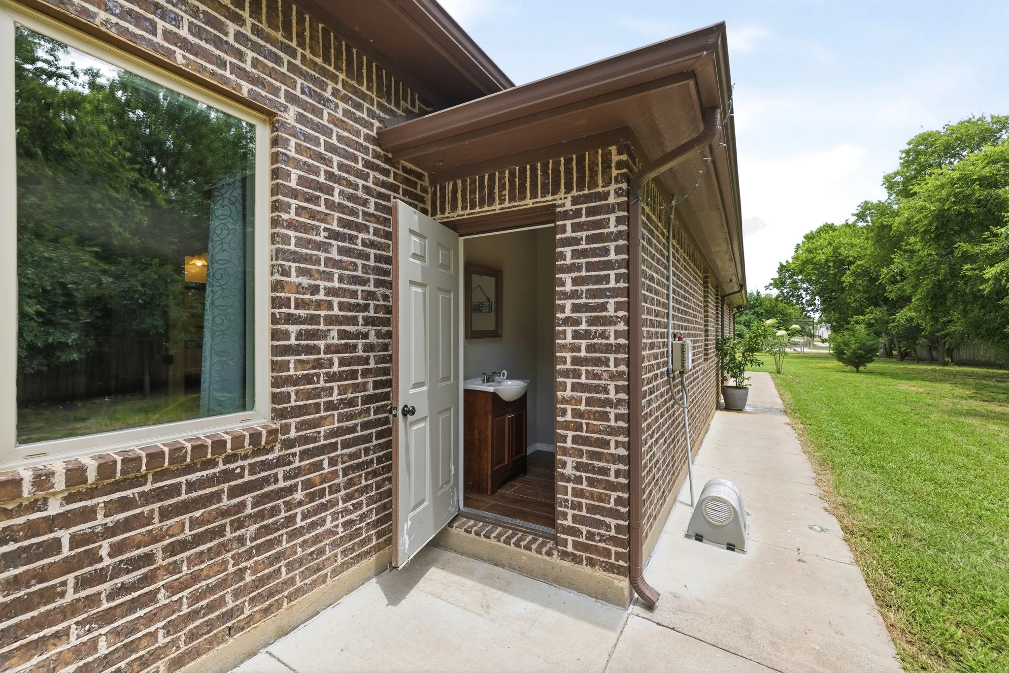 Single Family Residence For Sale in Wise County , 6270 High Mesa Drive, Justin, Texas 76247, 4 Bedroom, 4 Bathroom, 2 Garage spaces, 3,475 Sqft, built in 2017, mls#21295072, Real Estate Agent in Justin, Homes For Sale in Wise county, Homes For Sale in Justin, Realtor in Justin Texas, Real Estate Brokerage Independent Realty Texas, Luminita Cordes Realtor