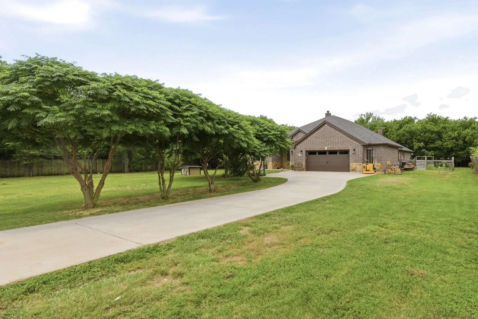 Single Family Residence For Sale in Wise County , 6270 High Mesa Drive, Justin, Texas 76247, 4 Bedroom, 4 Bathroom, 2 Garage spaces, 3,475 Sqft, built in 2017, mls#21295072, Real Estate Agent in Justin, Homes For Sale in Wise county, Homes For Sale in Justin, Realtor in Justin Texas, Real Estate Brokerage Independent Realty Texas, Luminita Cordes Realtor