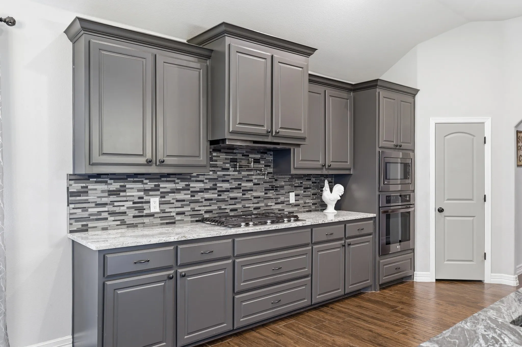 Single Family Residence For Sale in Wise County , 6270 High Mesa Drive, Justin, Texas 76247, 4 Bedroom, 4 Bathroom, 2 Garage spaces, 3,475 Sqft, built in 2017, mls#21295072, Real Estate Agent in Justin, Homes For Sale in Wise county, Homes For Sale in Justin, Realtor in Justin Texas, Real Estate Brokerage Independent Realty Texas, Luminita Cordes Realtor