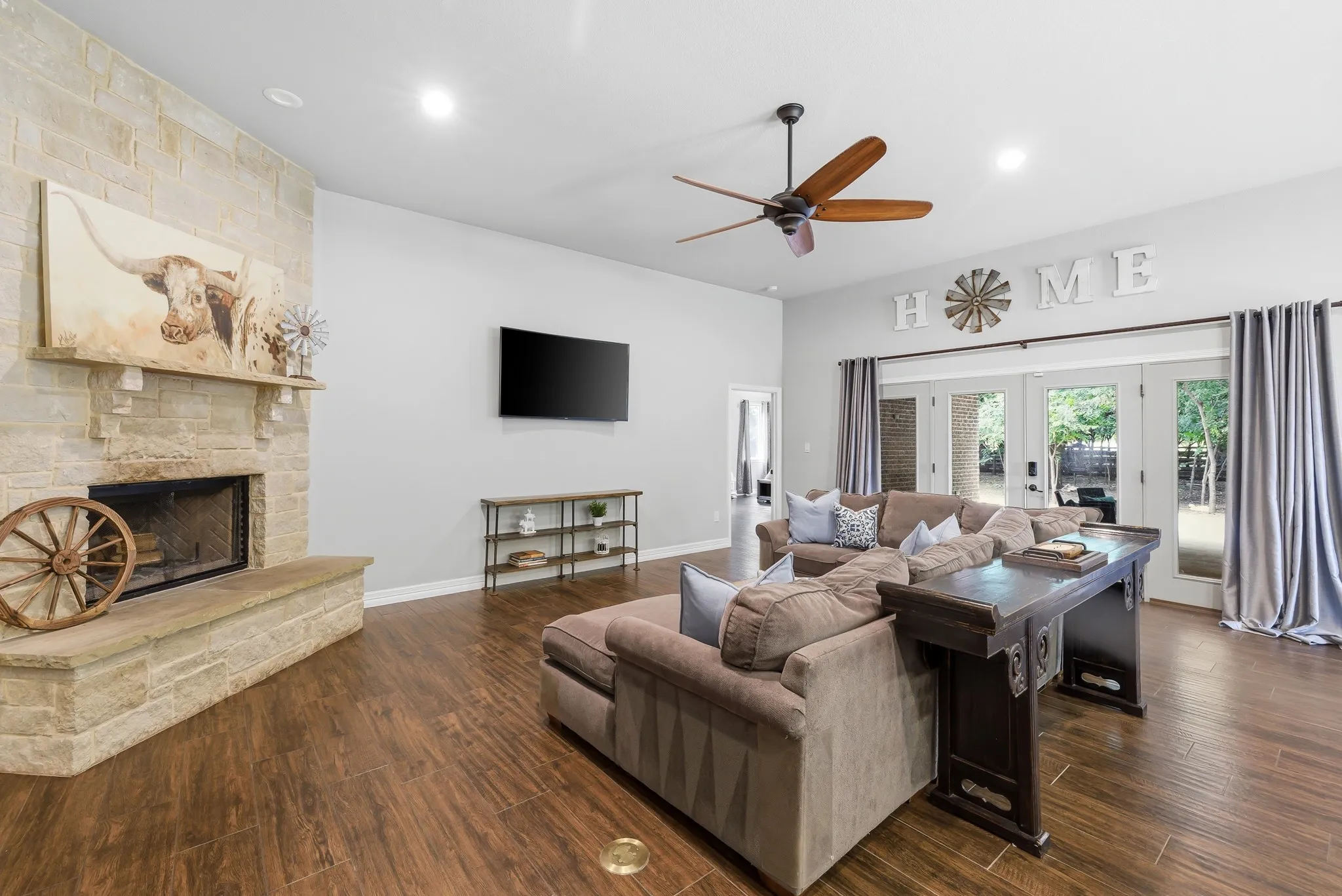 Single Family Residence For Sale in Wise County , 6270 High Mesa Drive, Justin, Texas 76247, 4 Bedroom, 4 Bathroom, 2 Garage spaces, 3,475 Sqft, built in 2017, mls#21295072, Real Estate Agent in Justin, Homes For Sale in Wise county, Homes For Sale in Justin, Realtor in Justin Texas, Real Estate Brokerage Independent Realty Texas, Luminita Cordes Realtor
