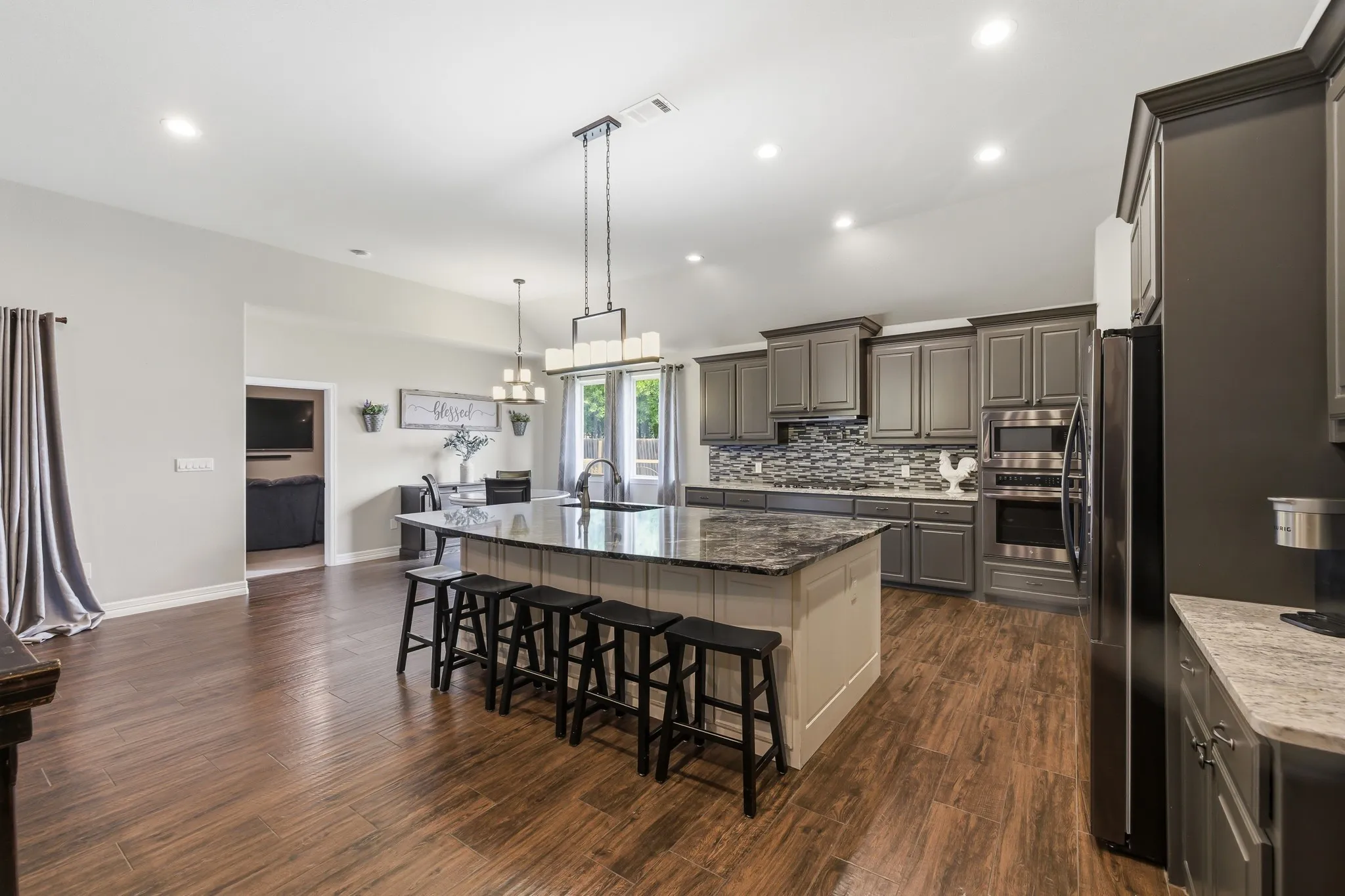 Single Family Residence For Sale in Wise County , 6270 High Mesa Drive, Justin, Texas 76247, 4 Bedroom, 4 Bathroom, 2 Garage spaces, 3,475 Sqft, built in 2017, mls#21295072, Real Estate Agent in Justin, Homes For Sale in Wise county, Homes For Sale in Justin, Realtor in Justin Texas, Real Estate Brokerage Independent Realty Texas, Luminita Cordes Realtor