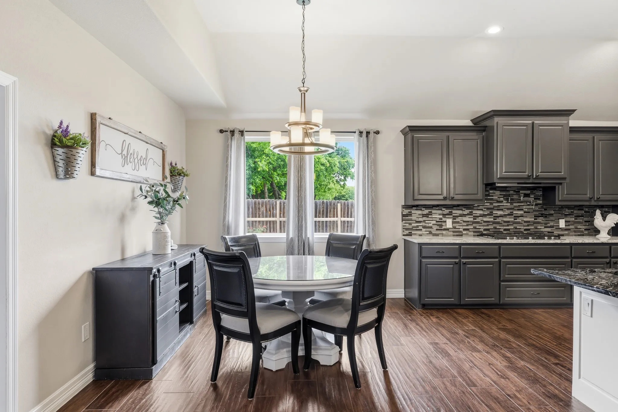 Single Family Residence For Sale in Wise County , 6270 High Mesa Drive, Justin, Texas 76247, 4 Bedroom, 4 Bathroom, 2 Garage spaces, 3,475 Sqft, built in 2017, mls#21295072, Real Estate Agent in Justin, Homes For Sale in Wise county, Homes For Sale in Justin, Realtor in Justin Texas, Real Estate Brokerage Independent Realty Texas, Luminita Cordes Realtor