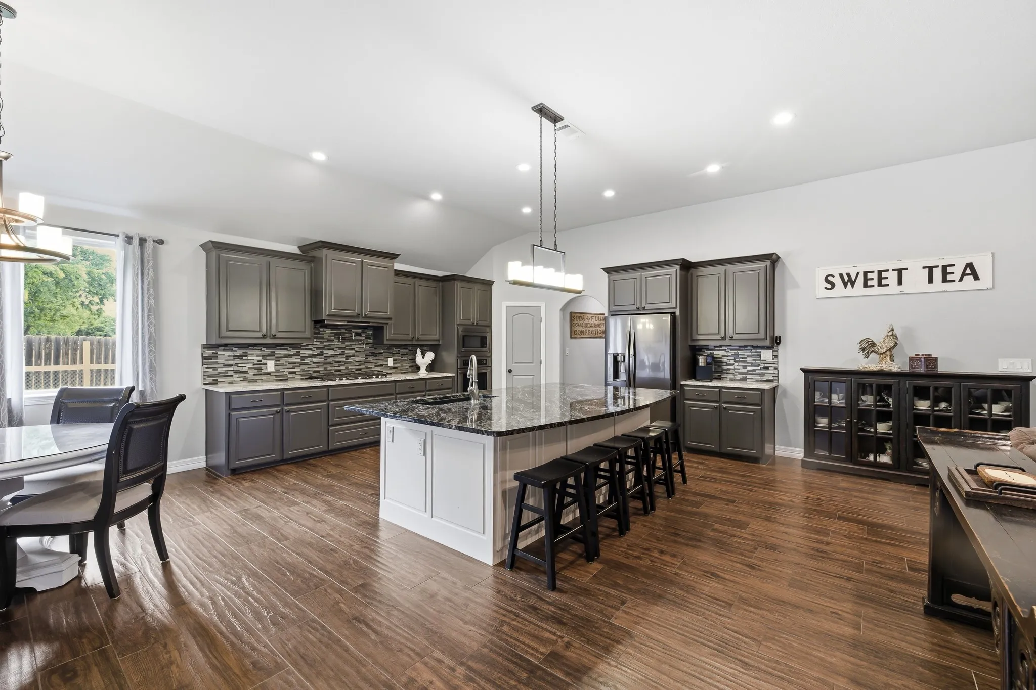 Single Family Residence For Sale in Wise County , 6270 High Mesa Drive, Justin, Texas 76247, 4 Bedroom, 4 Bathroom, 2 Garage spaces, 3,475 Sqft, built in 2017, mls#21295072, Real Estate Agent in Justin, Homes For Sale in Wise county, Homes For Sale in Justin, Realtor in Justin Texas, Real Estate Brokerage Independent Realty Texas, Luminita Cordes Realtor