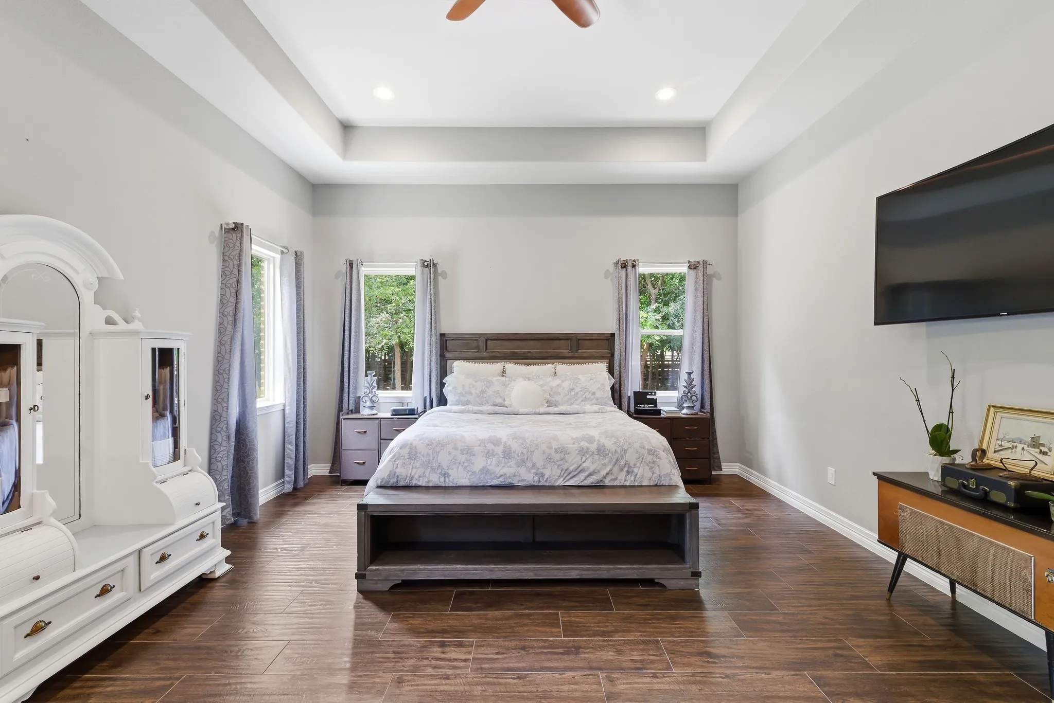 Single Family Residence For Sale in Wise County , 6270 High Mesa Drive, Justin, Texas 76247, 4 Bedroom, 4 Bathroom, 2 Garage spaces, 3,475 Sqft, built in 2017, mls#21295072, Real Estate Agent in Justin, Homes For Sale in Wise county, Homes For Sale in Justin, Realtor in Justin Texas, Real Estate Brokerage Independent Realty Texas, Luminita Cordes Realtor