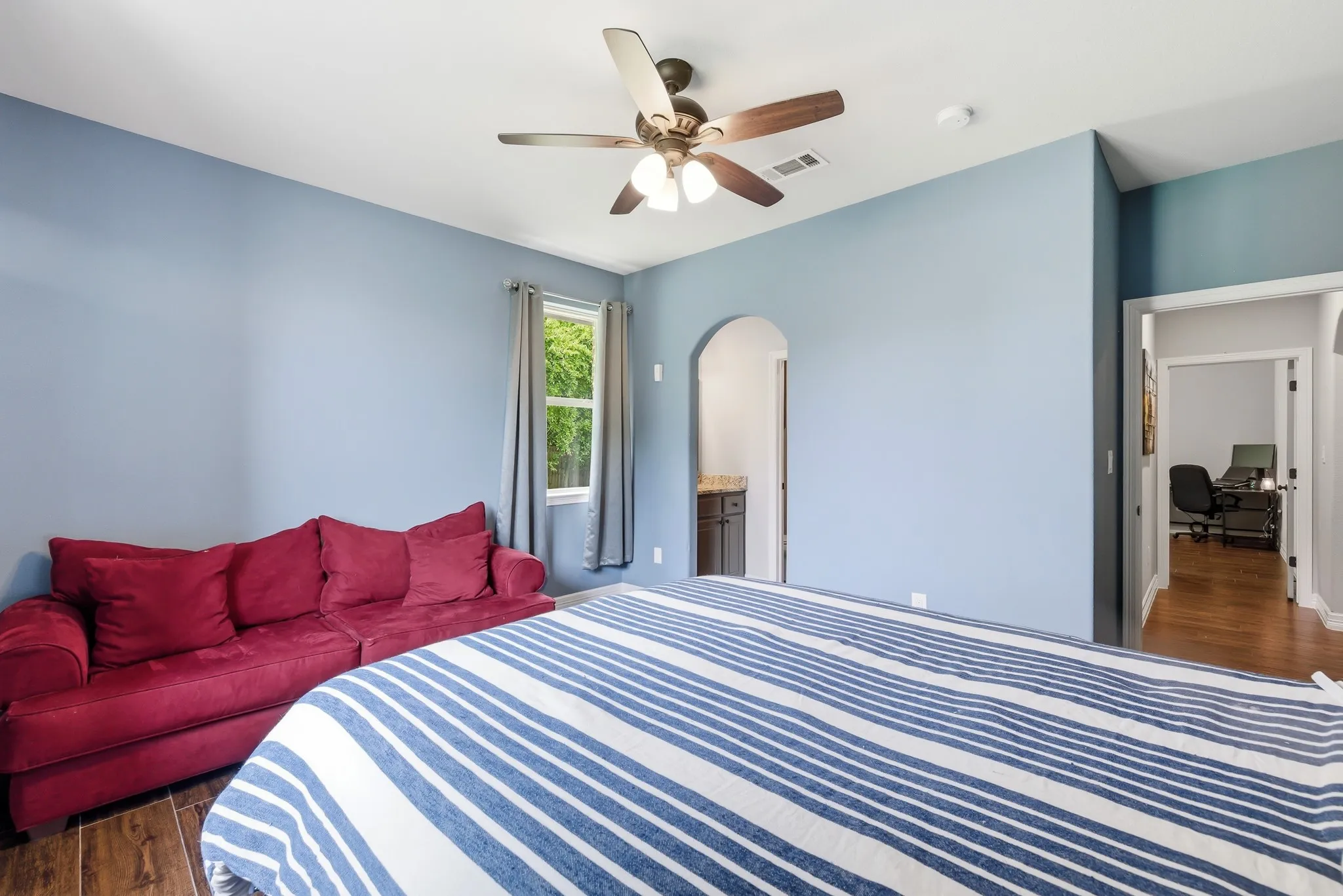 Single Family Residence For Sale in Wise County , 6270 High Mesa Drive, Justin, Texas 76247, 4 Bedroom, 4 Bathroom, 2 Garage spaces, 3,475 Sqft, built in 2017, mls#21295072, Real Estate Agent in Justin, Homes For Sale in Wise county, Homes For Sale in Justin, Realtor in Justin Texas, Real Estate Brokerage Independent Realty Texas, Luminita Cordes Realtor