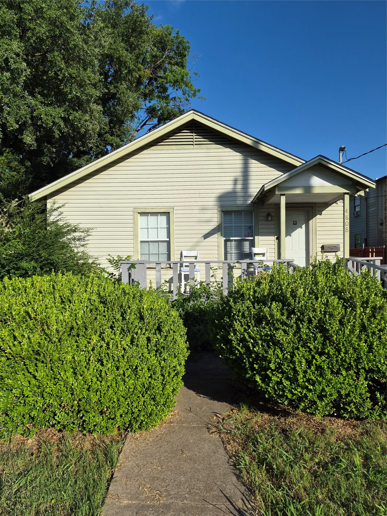 Single Family Residence For Sale in Dallas County , 4808 Gurley, Dallas, Texas 75223, 4 Bedroom, 2 Bathroom, Garage spaces, 1,224 Sqft, built in 1946, mls#21293084, Real Estate Agent in Dallas, Homes For Sale in Dallas county, Homes For Sale in Dallas, Realtor in Dallas Texas, Real Estate Brokerage Independent Realty Texas, Luminita Cordes Realtor
