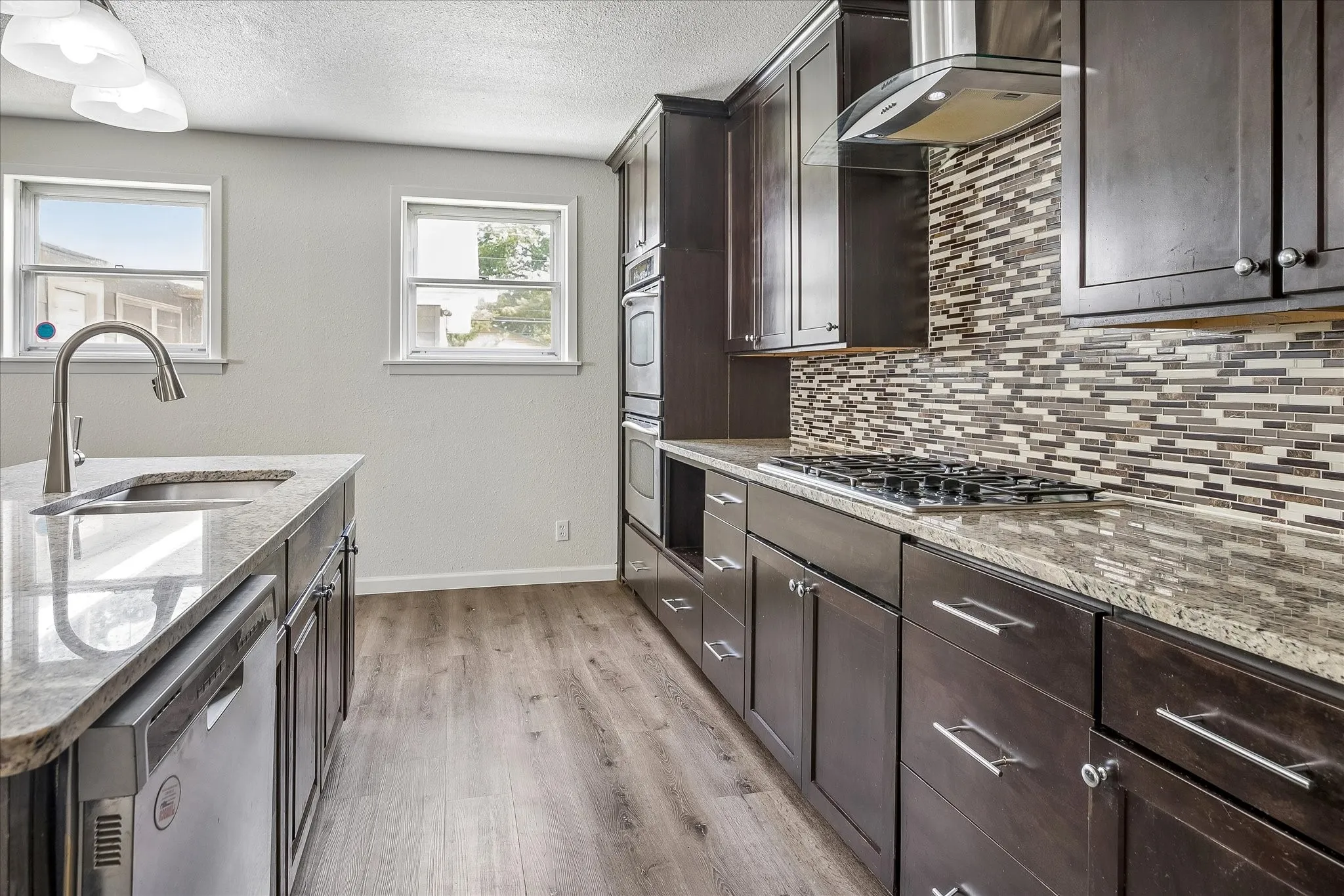 Single Family Residence For Sale in Tarrant County , 108 Reaves Lane, Hurst, Texas 76053, 4 Bedroom, 3 Bathroom, 2 Garage spaces, 2,250 Sqft, built in 1953, mls#21296204, Real Estate Agent in Hurst, Homes For Sale in Tarrant county, Homes For Sale in Hurst, Realtor in Hurst Texas, Real Estate Brokerage Independent Realty Texas, Luminita Cordes Realtor