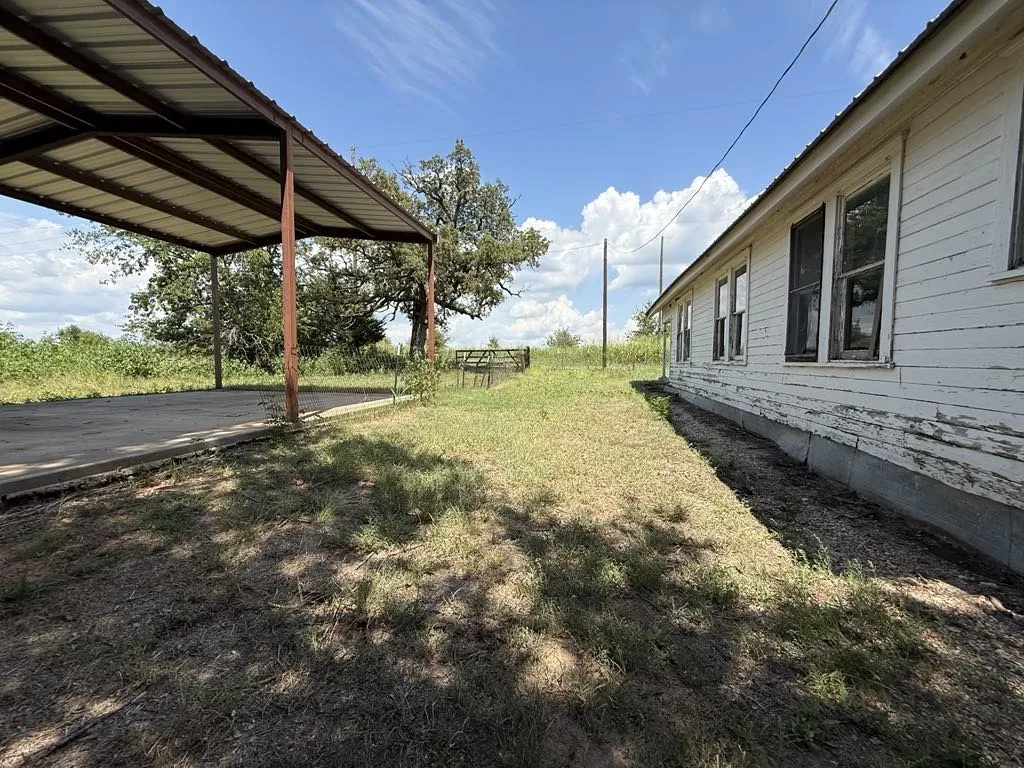 Single Family Residence For Sale in Falls County , TBD Cr 105a, Riesel, Texas 76682, 3 Bedroom, 1 Bathroom, Garage spaces, 1,386 Sqft, built in 1950, mls#21293348, Real Estate Agent in Riesel, Homes For Sale in Falls county, Homes For Sale in Riesel, Realtor in Riesel Texas, Real Estate Brokerage Independent Realty Texas, Luminita Cordes Realtor
