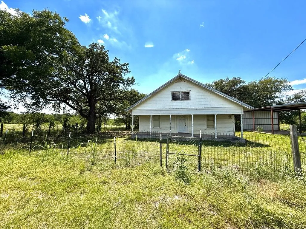 Single Family Residence For Sale in Falls County , TBD Cr 105a, Riesel, Texas 76682, 3 Bedroom, 1 Bathroom, Garage spaces, 1,386 Sqft, built in 1950, mls#21293348, Real Estate Agent in Riesel, Homes For Sale in Falls county, Homes For Sale in Riesel, Realtor in Riesel Texas, Real Estate Brokerage Independent Realty Texas, Luminita Cordes Realtor