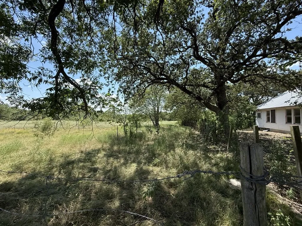 Single Family Residence For Sale in Falls County , TBD Cr 105a, Riesel, Texas 76682, 3 Bedroom, 1 Bathroom, Garage spaces, 1,386 Sqft, built in 1950, mls#21293348, Real Estate Agent in Riesel, Homes For Sale in Falls county, Homes For Sale in Riesel, Realtor in Riesel Texas, Real Estate Brokerage Independent Realty Texas, Luminita Cordes Realtor