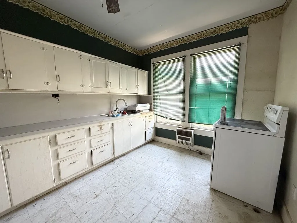 Single Family Residence For Sale in Falls County , TBD Cr 105a, Riesel, Texas 76682, 3 Bedroom, 1 Bathroom, Garage spaces, 1,386 Sqft, built in 1950, mls#21293348, Real Estate Agent in Riesel, Homes For Sale in Falls county, Homes For Sale in Riesel, Realtor in Riesel Texas, Real Estate Brokerage Independent Realty Texas, Luminita Cordes Realtor
