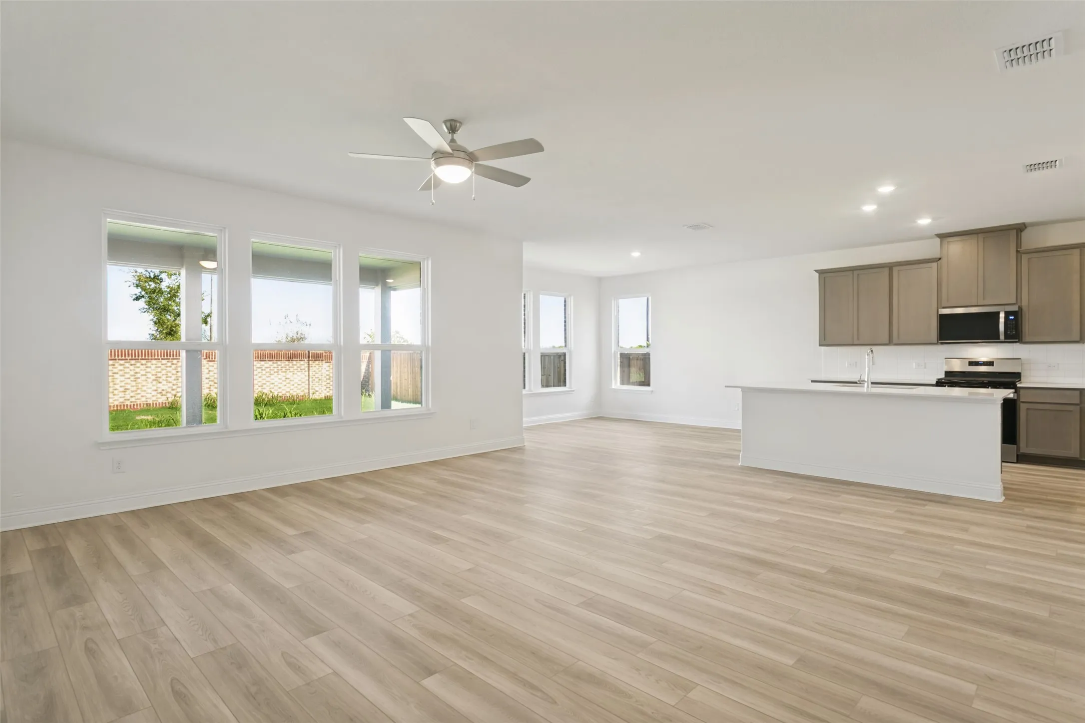 Single Family Residence For Sale in Denton County , 126 Hudson Lane, Justin, Texas 76247, 3 Bedroom, 2 Bathroom, 2 Garage spaces, 2,325 Sqft, built in 2026, mls#21296303, Real Estate Agent in Justin, Homes For Sale in Denton county, Homes For Sale in Justin, Realtor in Justin Texas, Real Estate Brokerage Independent Realty Texas, Luminita Cordes Realtor
