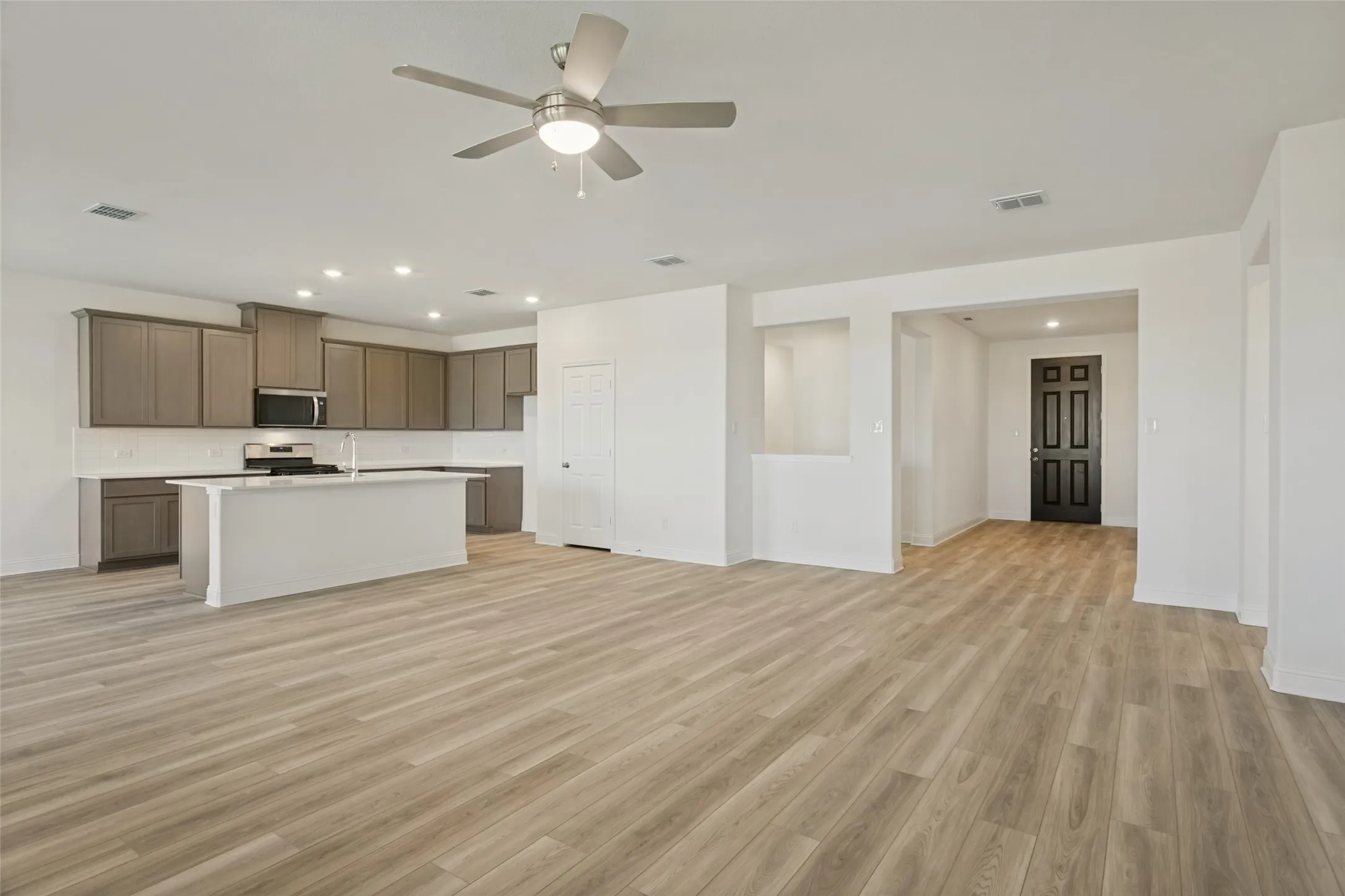 Single Family Residence For Sale in Denton County , 126 Hudson Lane, Justin, Texas 76247, 3 Bedroom, 2 Bathroom, 2 Garage spaces, 2,325 Sqft, built in 2026, mls#21296303, Real Estate Agent in Justin, Homes For Sale in Denton county, Homes For Sale in Justin, Realtor in Justin Texas, Real Estate Brokerage Independent Realty Texas, Luminita Cordes Realtor