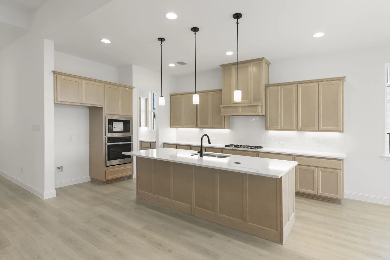 16. 2219 Wickersham - Kitchen (2)