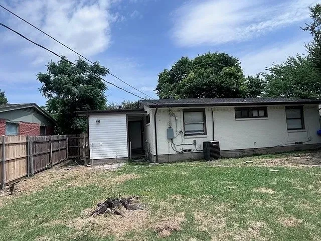 Single Family Residence For Sale in Dallas County , 2428 Klondike Drive, Dallas, Texas 75228, 3 Bedroom, 2 Bathroom, Garage spaces, 1,359 Sqft, built in 1955, mls#21293991, Real Estate Agent in Dallas, Homes For Sale in Dallas county, Homes For Sale in Dallas, Realtor in Dallas Texas, Real Estate Brokerage Independent Realty Texas, Luminita Cordes Realtor