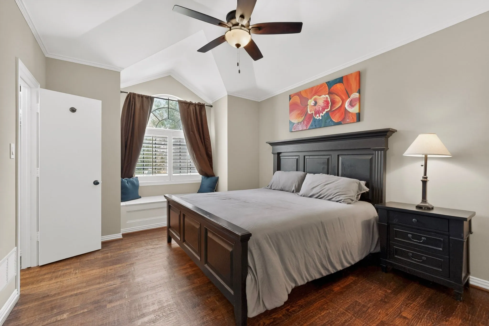 Single Family Residence For Sale in Collin County , 5700 Walden Drive, Plano, Texas 75093, 4 Bedroom, 5 Bathroom, 3 Garage spaces, 4,538 Sqft, built in 1994, mls#21289536, Real Estate Agent in Plano, Homes For Sale in Collin county, Homes For Sale in Plano, Realtor in Plano Texas, Real Estate Brokerage Independent Realty Texas, Luminita Cordes Realtor