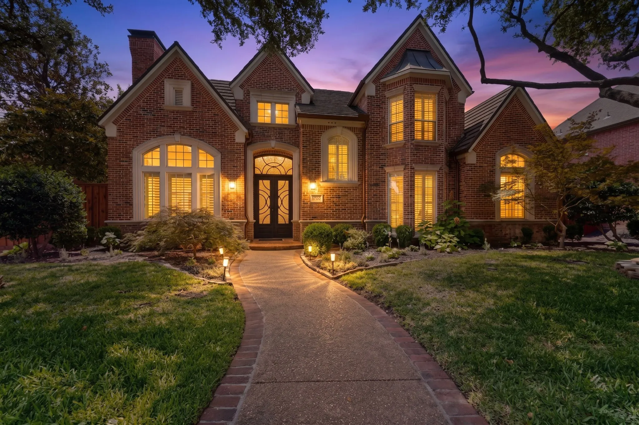 Single Family Residence For Sale in Collin County , 5700 Walden Drive, Plano, Texas 75093, 4 Bedroom, 5 Bathroom, 3 Garage spaces, 4,538 Sqft, built in 1994, mls#21289536, Real Estate Agent in Plano, Homes For Sale in Collin county, Homes For Sale in Plano, Realtor in Plano Texas, Real Estate Brokerage Independent Realty Texas, Luminita Cordes Realtor