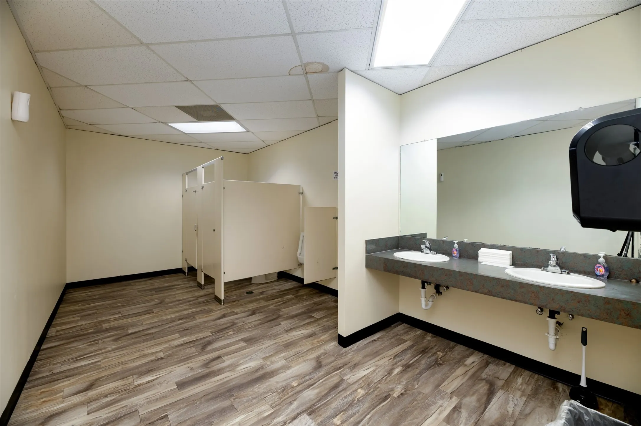 Office For Rent in Dallas County , 1610 Corporate Court 100, Irving, Texas 75038, 0, 0, Garage spaces, 0 Sqft, built in 1982, Price $7,872, mls#21296642, Real Estate Agent in Irving, Homes For Rent in Dallas county, Homes For Rent in Irving, Realtor in Irving Texas, Real Estate Brokerage Independent Realty Texas, Luminita Cordes Realtor