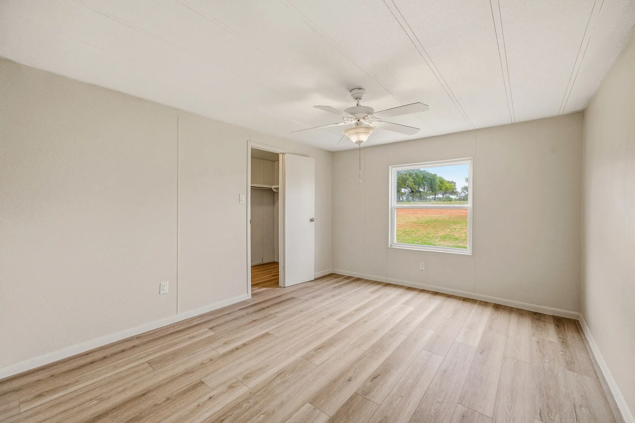 Mobile Home For Sale in Erath County , 4850 County Road 179, Stephenville, Texas 76401, 3 Bedroom, 2 Bathroom, Garage spaces, 1,680 Sqft, built in 1979, mls#21296406, Real Estate Agent in Stephenville, Homes For Sale in Erath county, Homes For Sale in Stephenville, Realtor in Stephenville Texas, Real Estate Brokerage Independent Realty Texas, Luminita Cordes Realtor