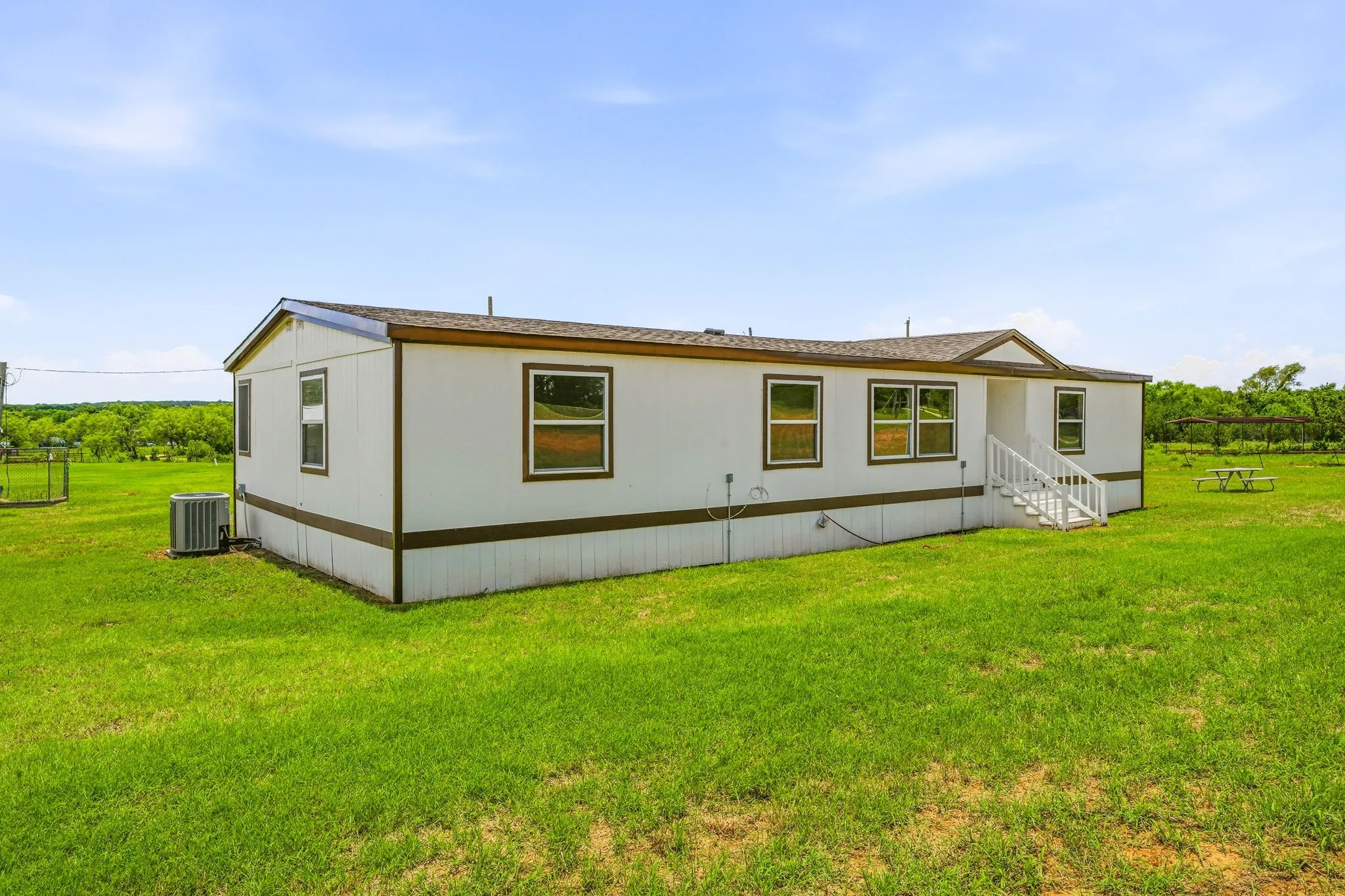 Mobile Home For Sale in Erath County , 4850 County Road 179, Stephenville, Texas 76401, 3 Bedroom, 2 Bathroom, Garage spaces, 1,680 Sqft, built in 1979, mls#21296406, Real Estate Agent in Stephenville, Homes For Sale in Erath county, Homes For Sale in Stephenville, Realtor in Stephenville Texas, Real Estate Brokerage Independent Realty Texas, Luminita Cordes Realtor
