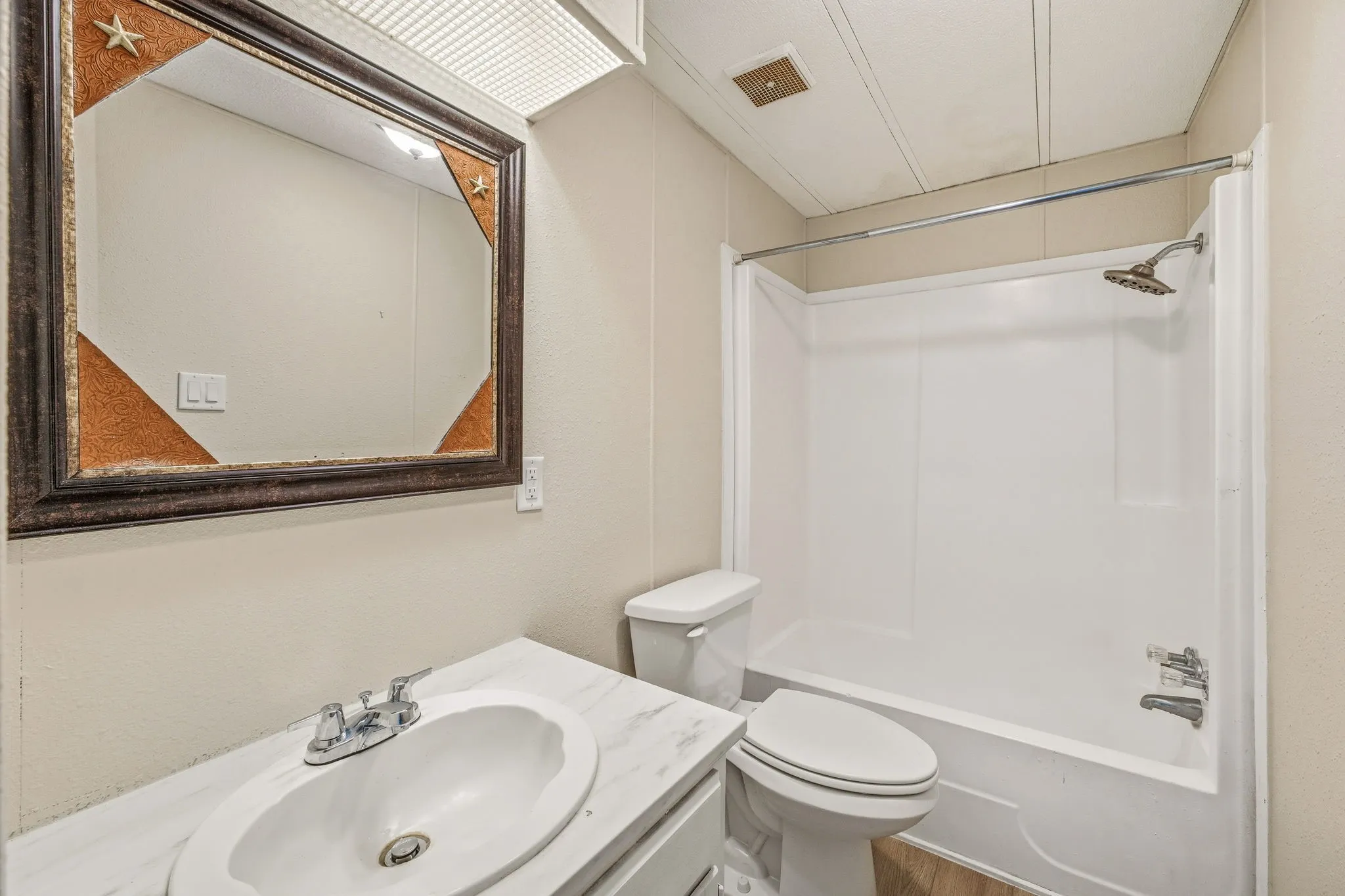 Mobile Home For Sale in Erath County , 4850 County Road 179, Stephenville, Texas 76401, 3 Bedroom, 2 Bathroom, Garage spaces, 1,680 Sqft, built in 1979, mls#21296406, Real Estate Agent in Stephenville, Homes For Sale in Erath county, Homes For Sale in Stephenville, Realtor in Stephenville Texas, Real Estate Brokerage Independent Realty Texas, Luminita Cordes Realtor