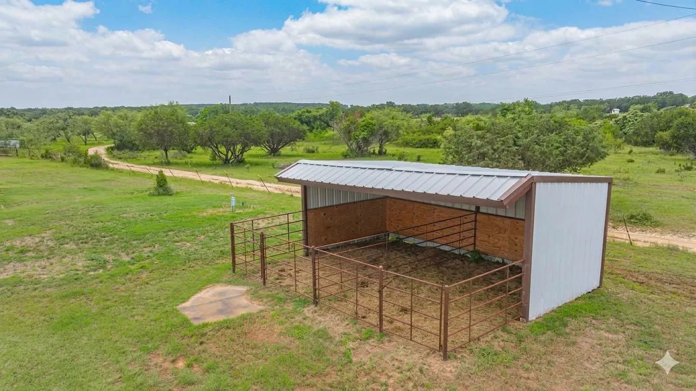 Mobile Home For Sale in Erath County , 4850 County Road 179, Stephenville, Texas 76401, 3 Bedroom, 2 Bathroom, Garage spaces, 1,680 Sqft, built in 1979, mls#21296406, Real Estate Agent in Stephenville, Homes For Sale in Erath county, Homes For Sale in Stephenville, Realtor in Stephenville Texas, Real Estate Brokerage Independent Realty Texas, Luminita Cordes Realtor