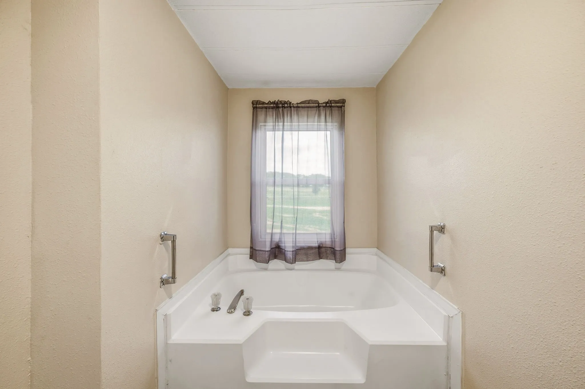 Mobile Home For Sale in Erath County , 4850 County Road 179, Stephenville, Texas 76401, 3 Bedroom, 2 Bathroom, Garage spaces, 1,680 Sqft, built in 1979, mls#21296406, Real Estate Agent in Stephenville, Homes For Sale in Erath county, Homes For Sale in Stephenville, Realtor in Stephenville Texas, Real Estate Brokerage Independent Realty Texas, Luminita Cordes Realtor