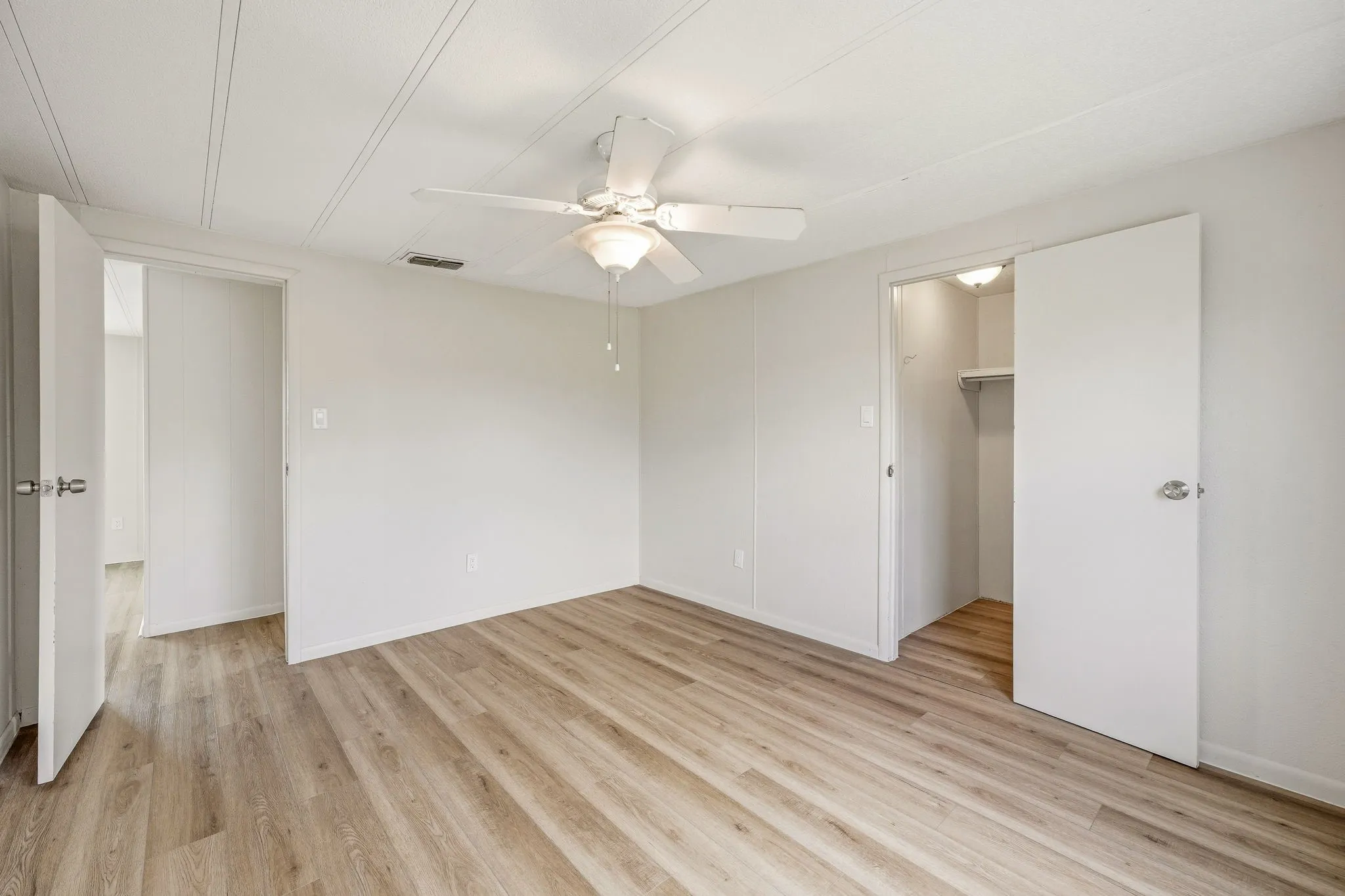Mobile Home For Sale in Erath County , 4850 County Road 179, Stephenville, Texas 76401, 3 Bedroom, 2 Bathroom, Garage spaces, 1,680 Sqft, built in 1979, mls#21296406, Real Estate Agent in Stephenville, Homes For Sale in Erath county, Homes For Sale in Stephenville, Realtor in Stephenville Texas, Real Estate Brokerage Independent Realty Texas, Luminita Cordes Realtor