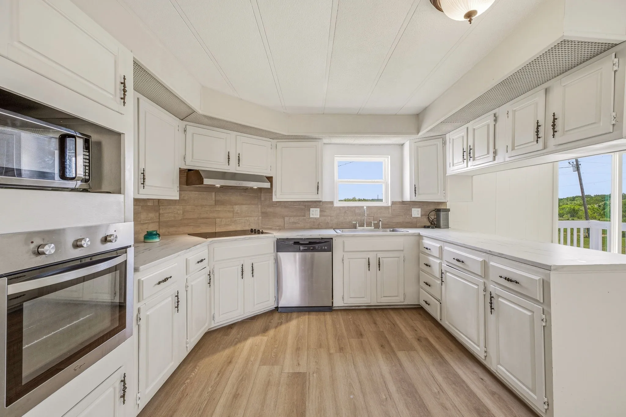 Mobile Home For Sale in Erath County , 4850 County Road 179, Stephenville, Texas 76401, 3 Bedroom, 2 Bathroom, Garage spaces, 1,680 Sqft, built in 1979, mls#21296406, Real Estate Agent in Stephenville, Homes For Sale in Erath county, Homes For Sale in Stephenville, Realtor in Stephenville Texas, Real Estate Brokerage Independent Realty Texas, Luminita Cordes Realtor